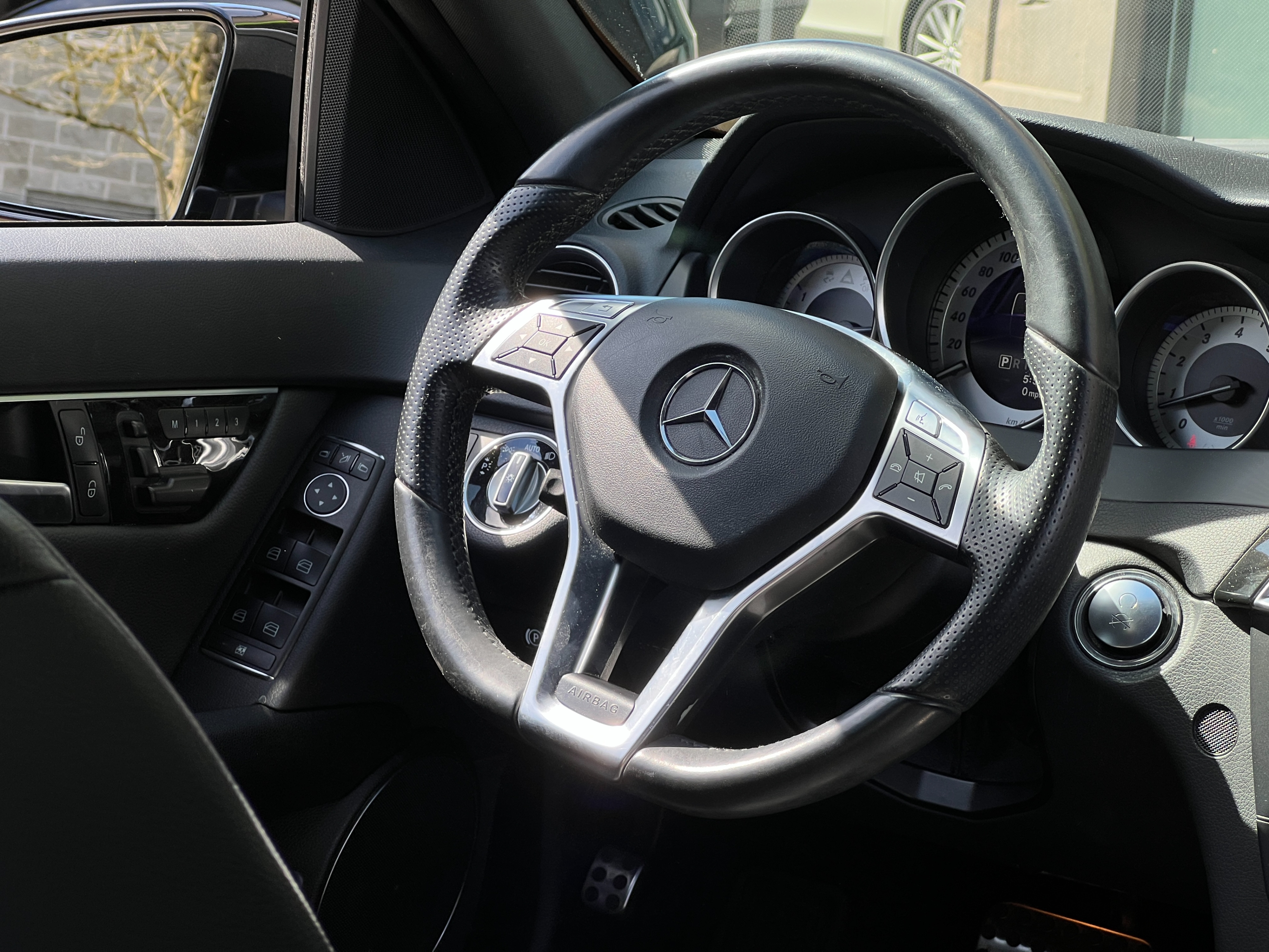 2014 Mercedes-Benz C350 - Image 12