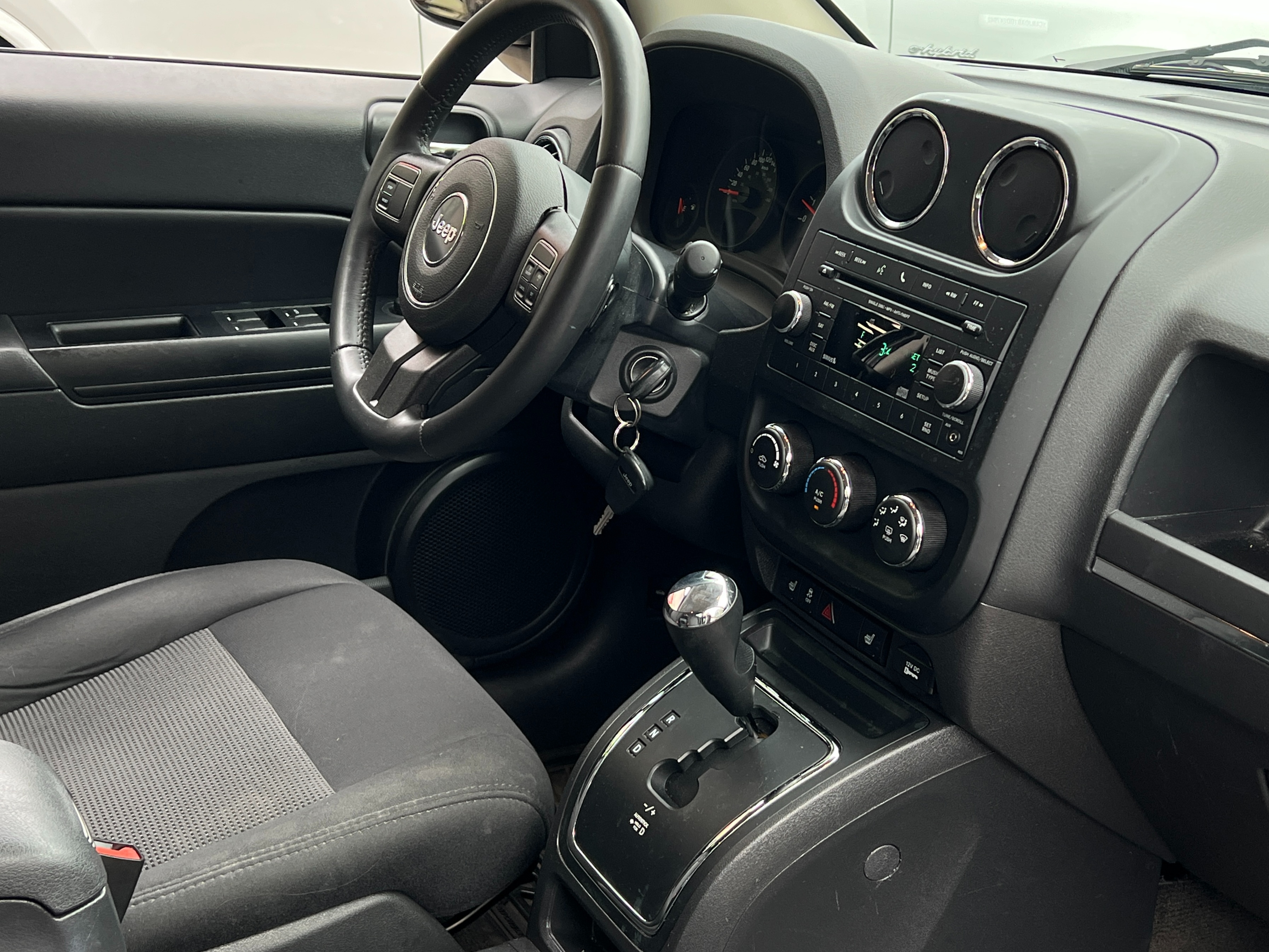 2013 Jeep Compass | No accident - Image 12