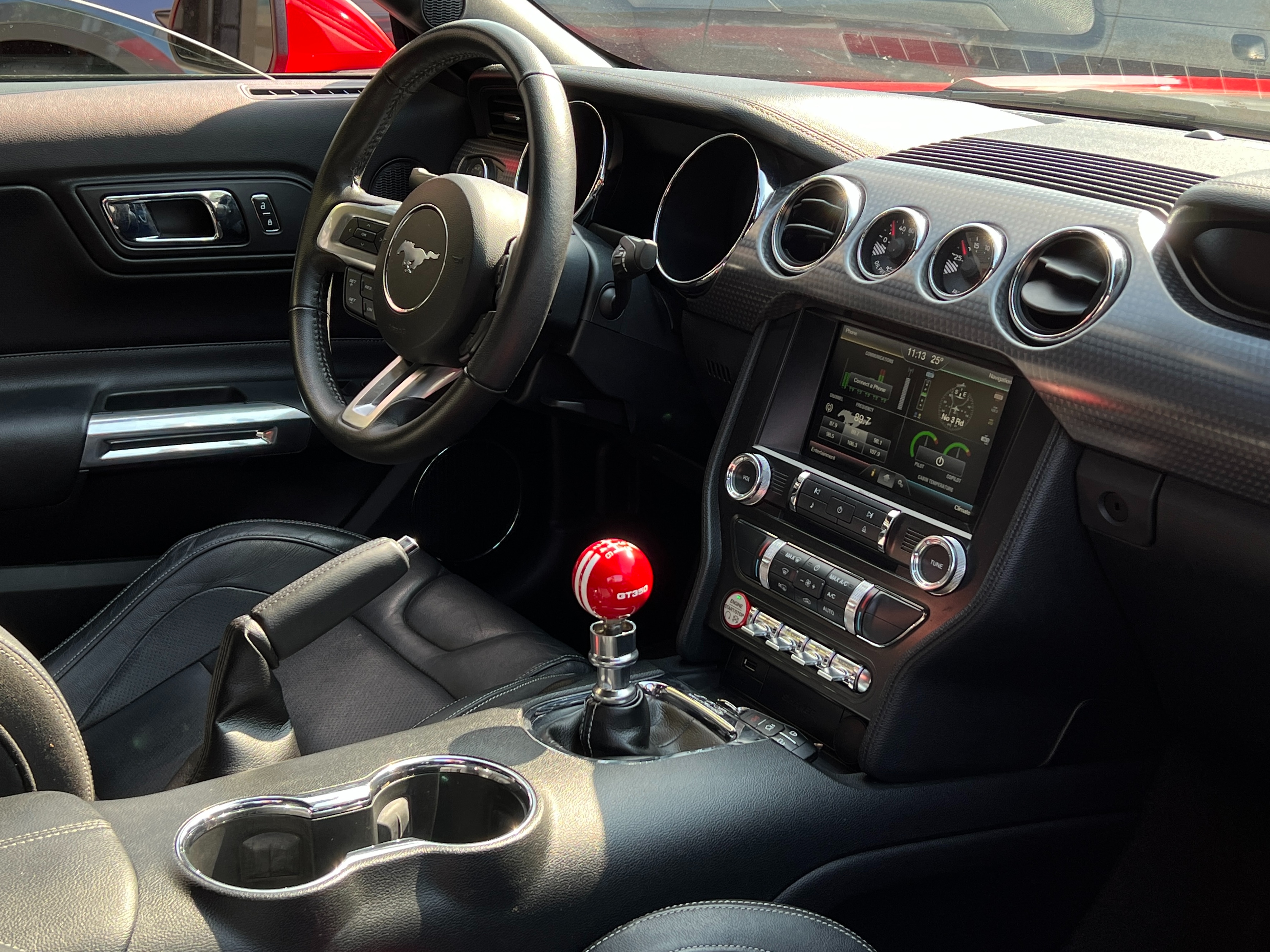 2015 Ford mustang gt 5.0 performance package | no accident | manual transmission - Image 11