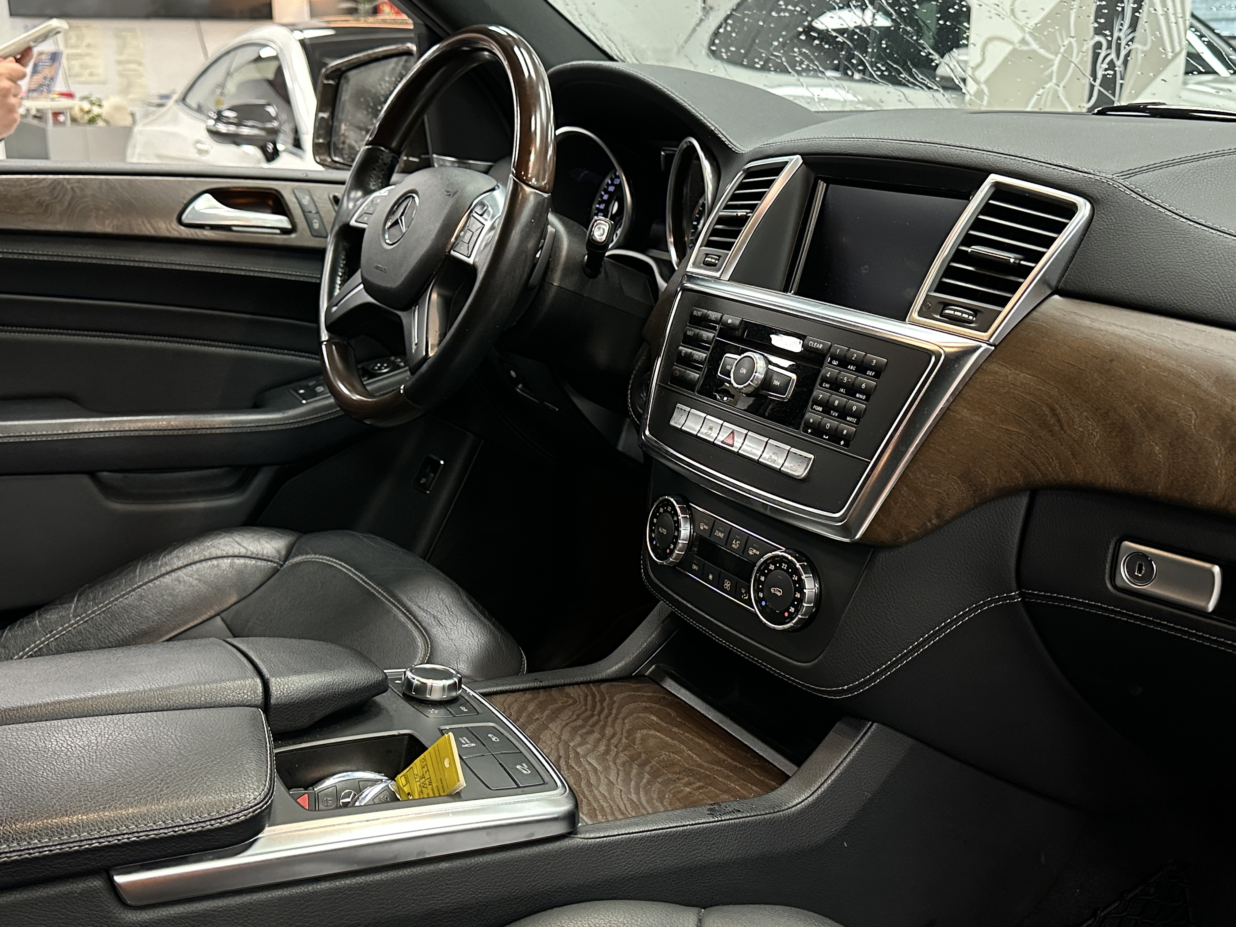 2014 Mercedes-Benz ML350 - Image 11