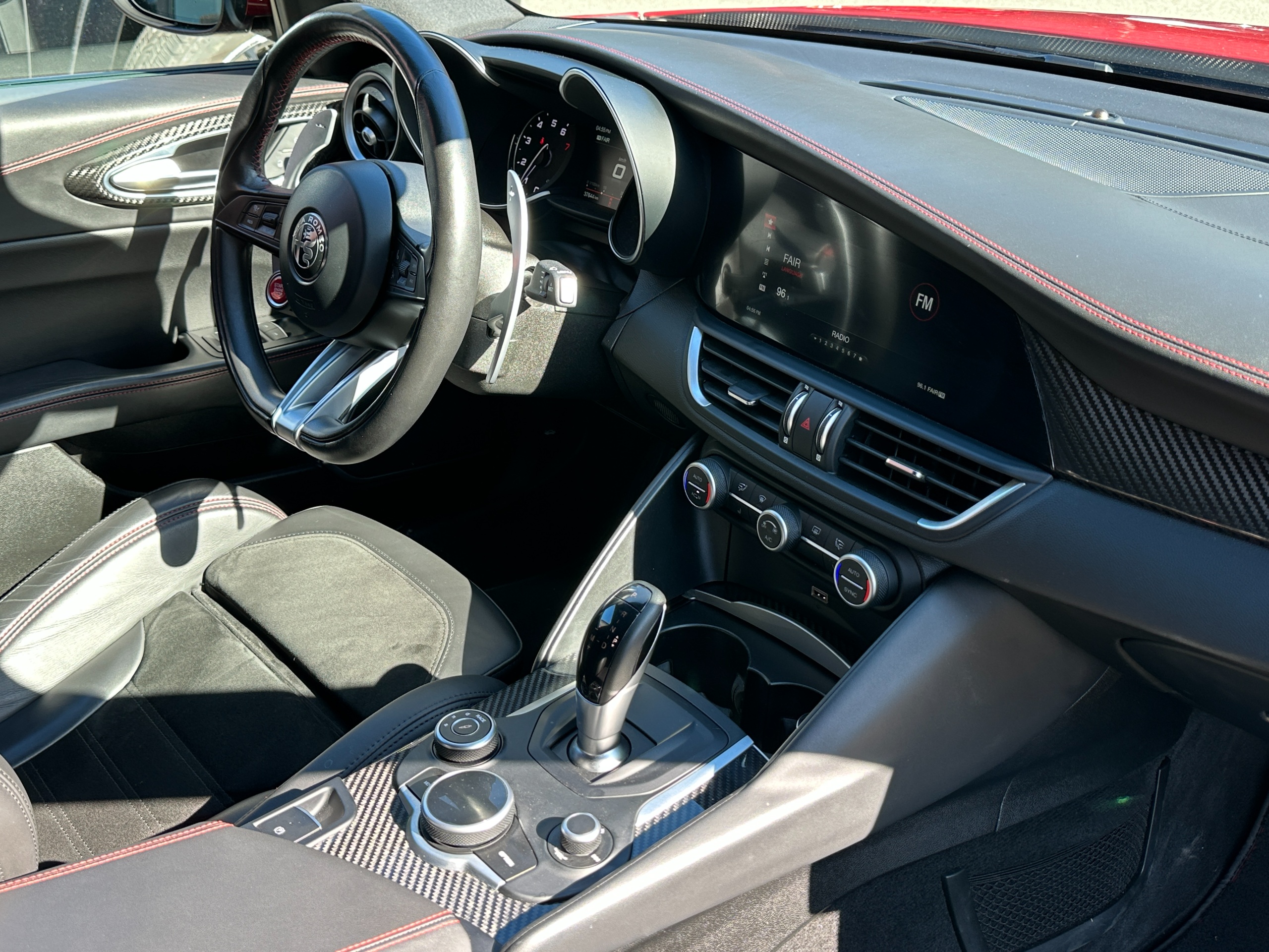 2018 Alfa Romeo GIULIA QUADRIFOGLIO - Image 8