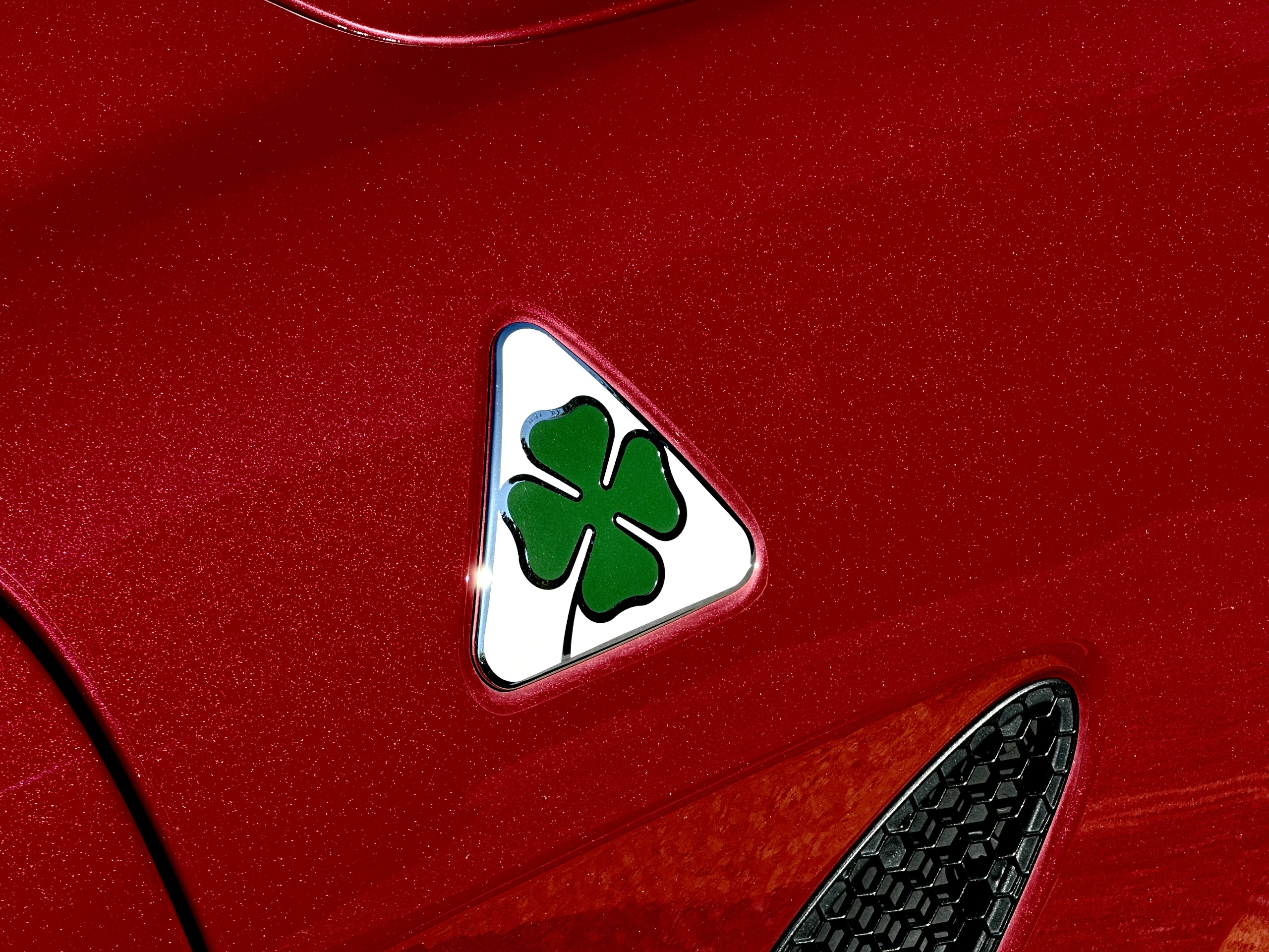 2018 Alfa Romeo GIULIA QUADRIFOGLIO - Image 7