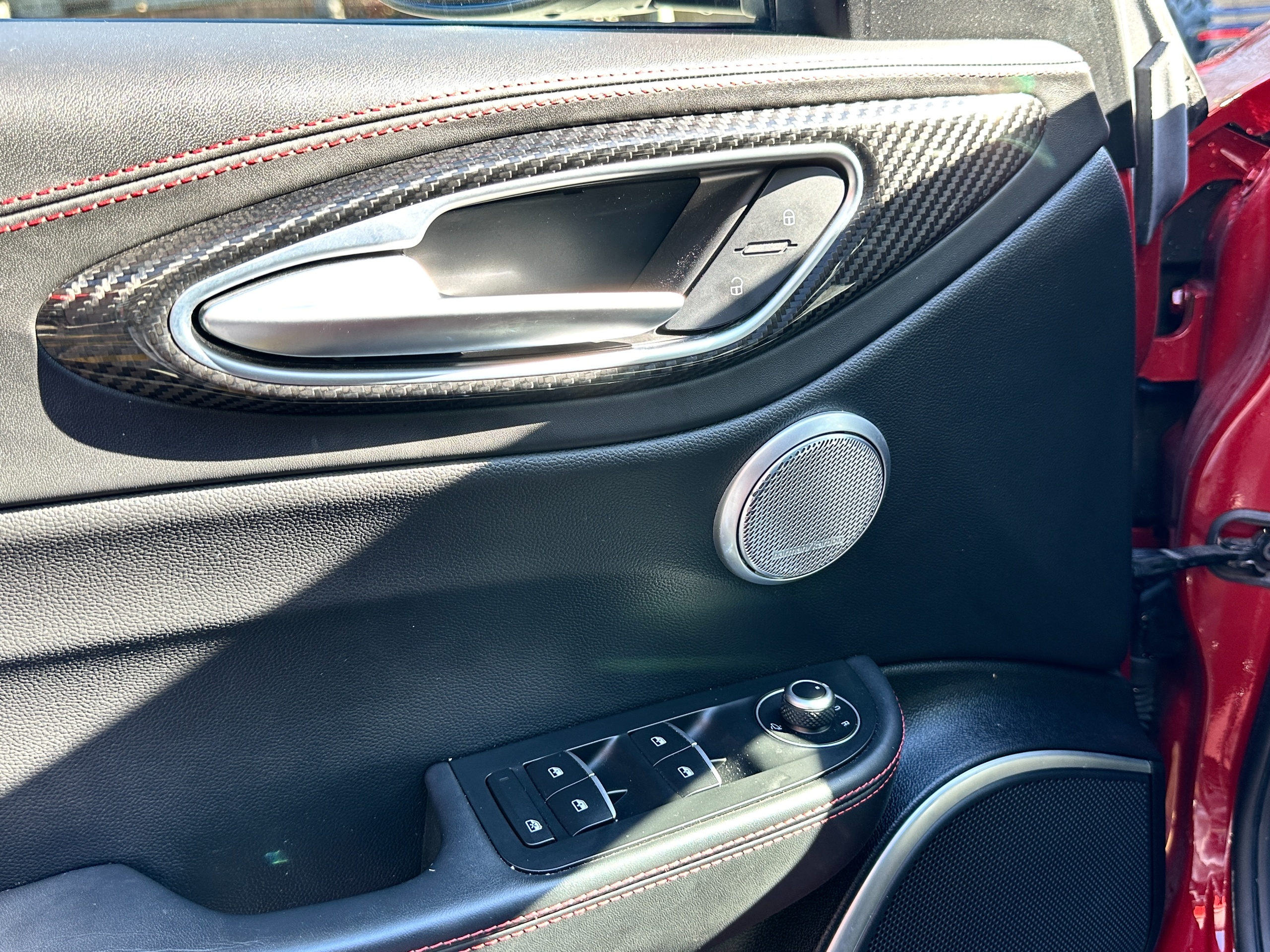 2018 Alfa Romeo GIULIA QUADRIFOGLIO - Image 14