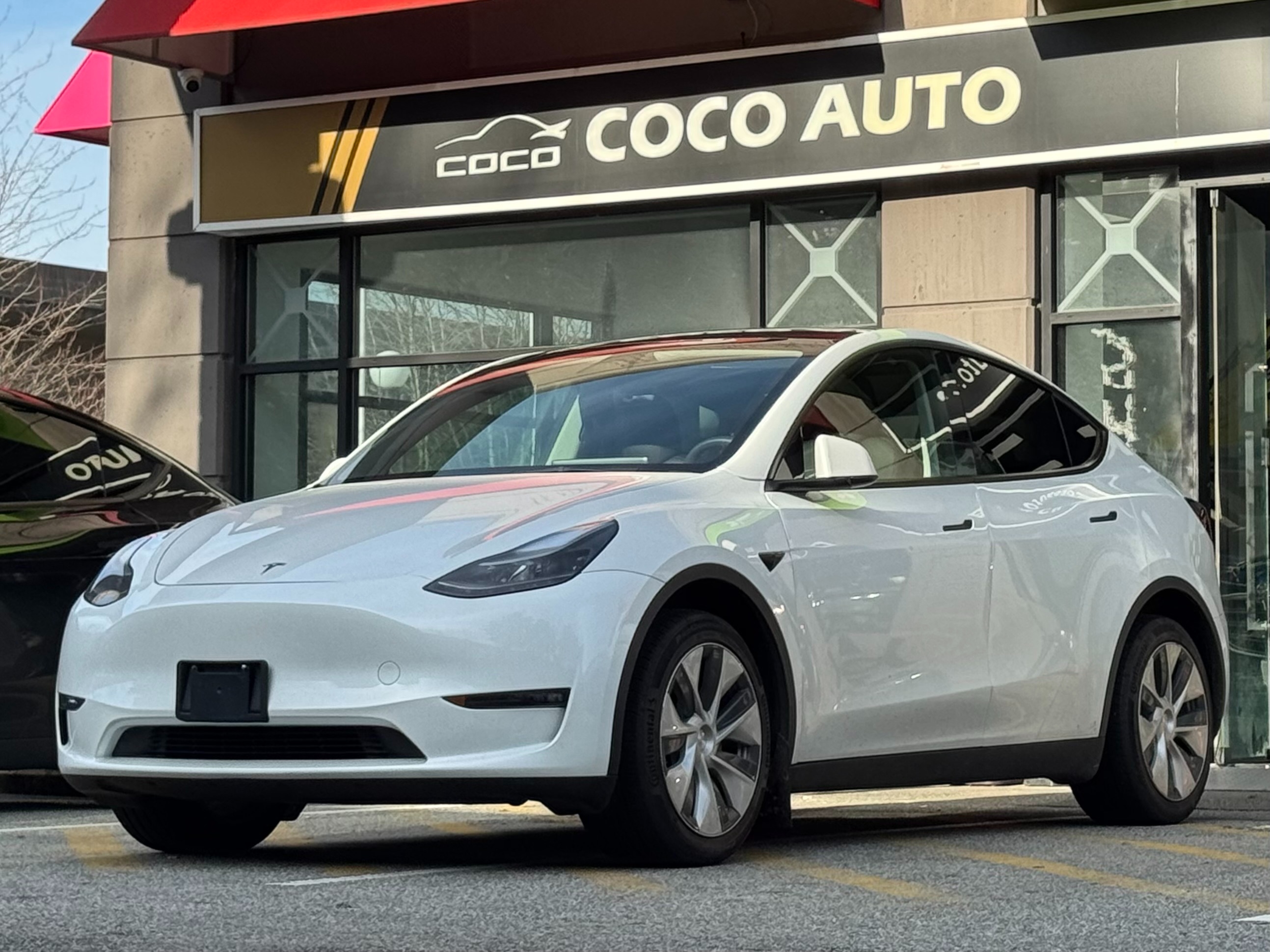 2023 Tesla Model Y long range AWD | BC Local - Image 4