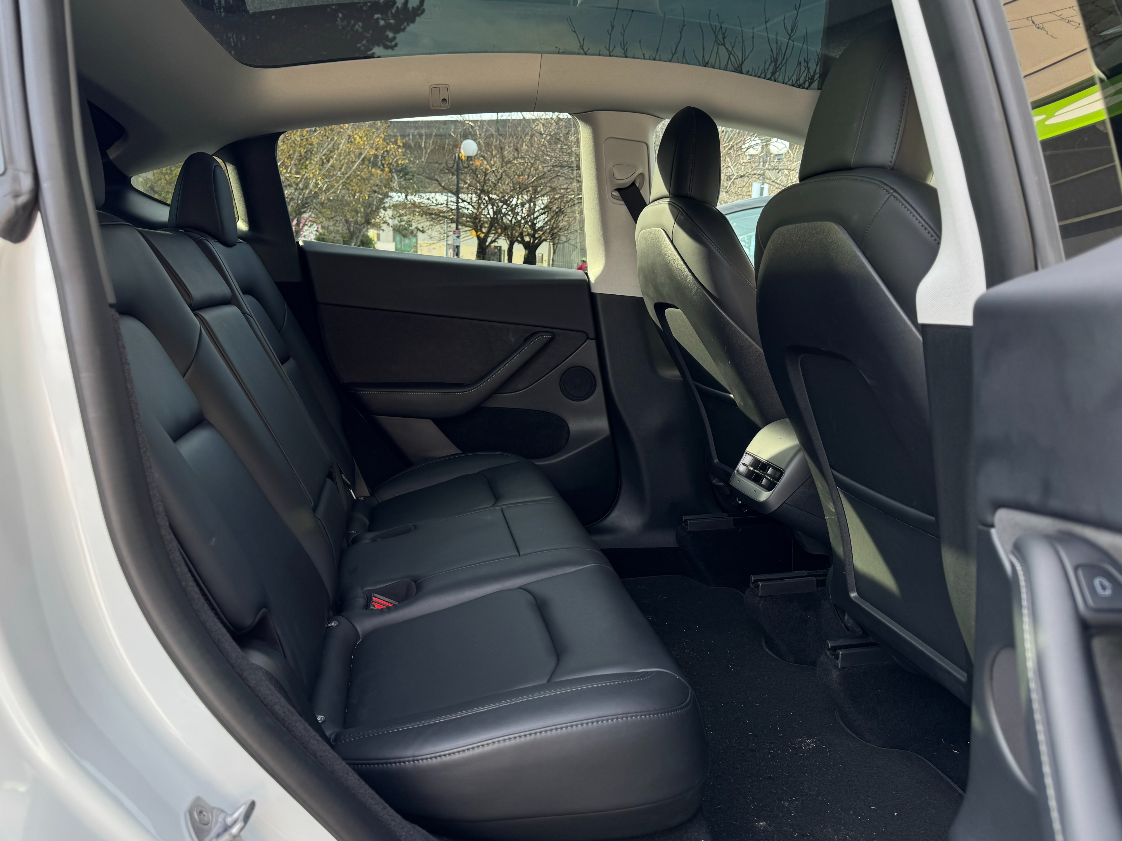 2023 Tesla Model Y long range AWD | BC Local - Image 13