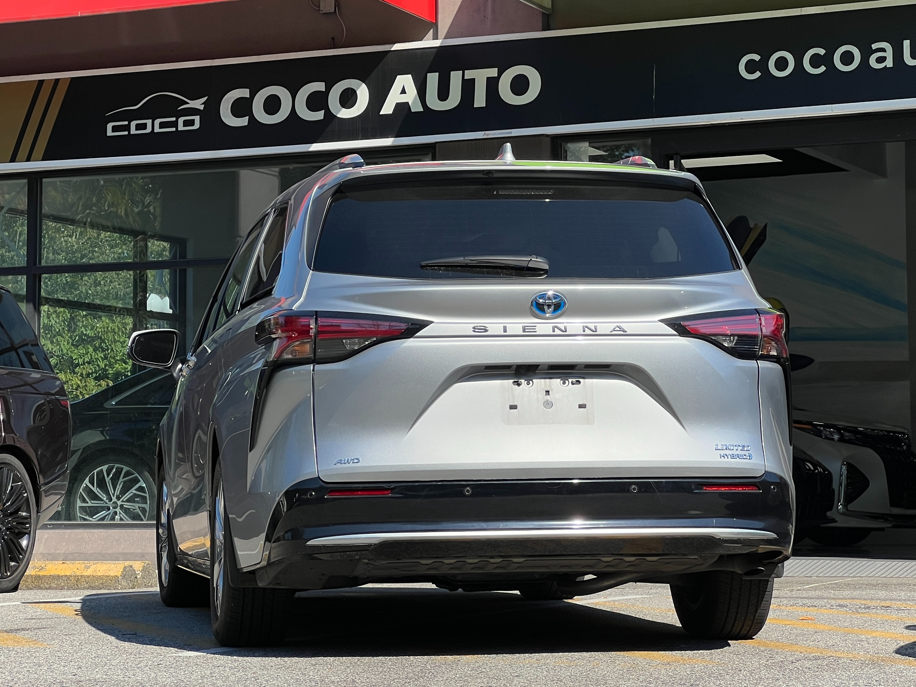 2023 Toyota Sienna - Image 5