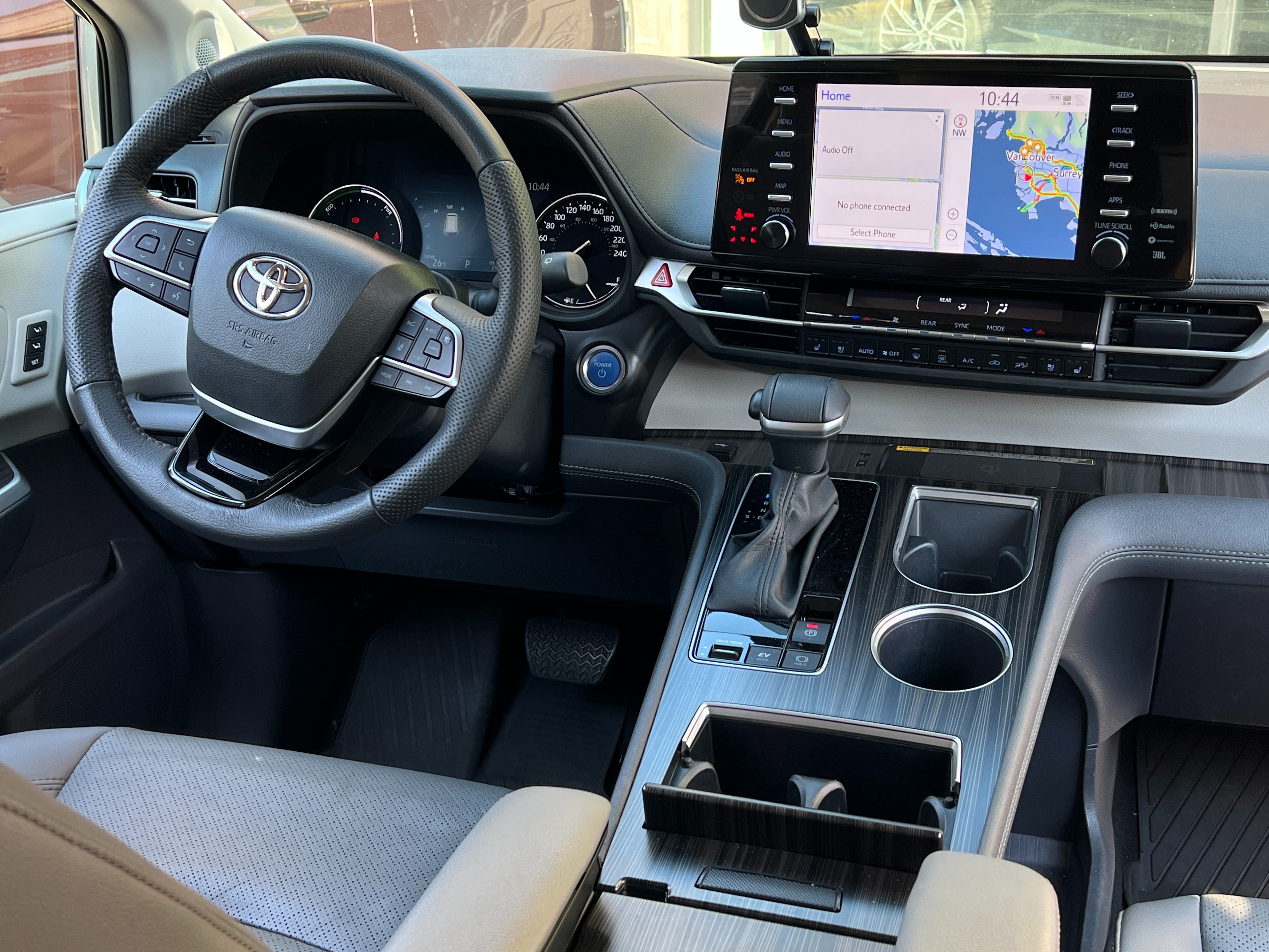 2023 Toyota Sienna - Image 13
