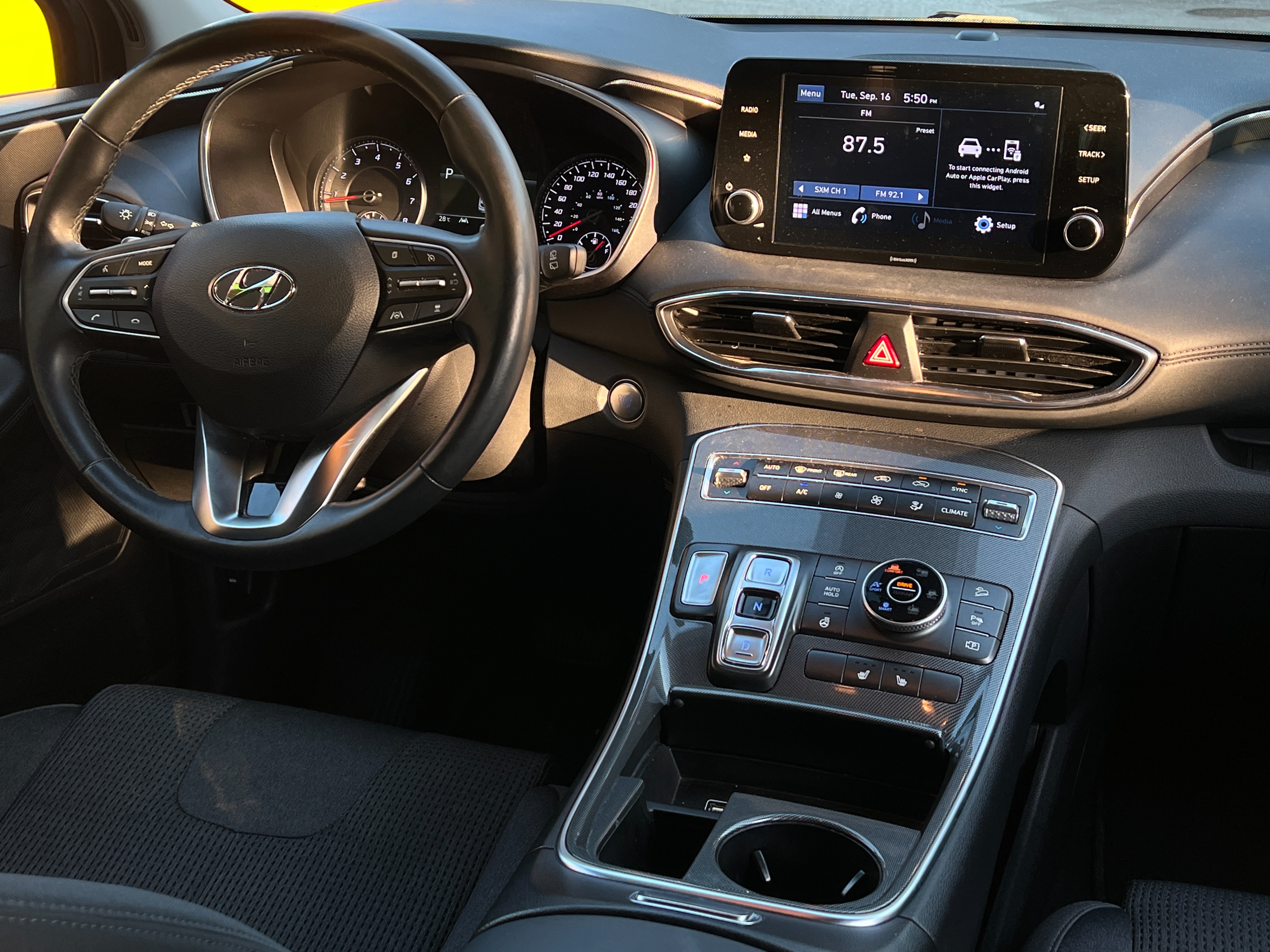 2022 Hyundai Santa Fe Preferred ｜ No accident - Image 9