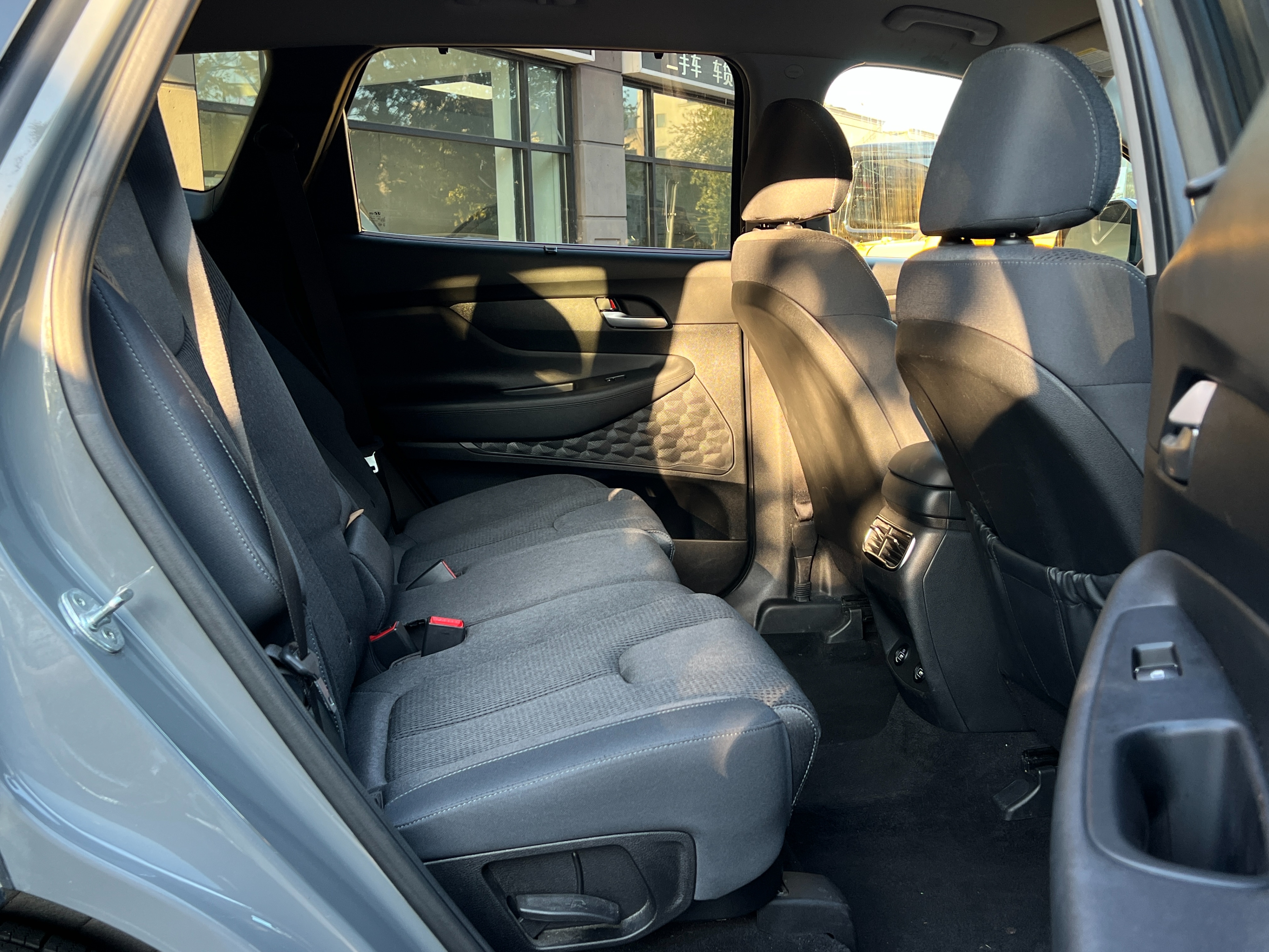 2022 Hyundai Santa Fe Preferred ｜ No accident - Image 15