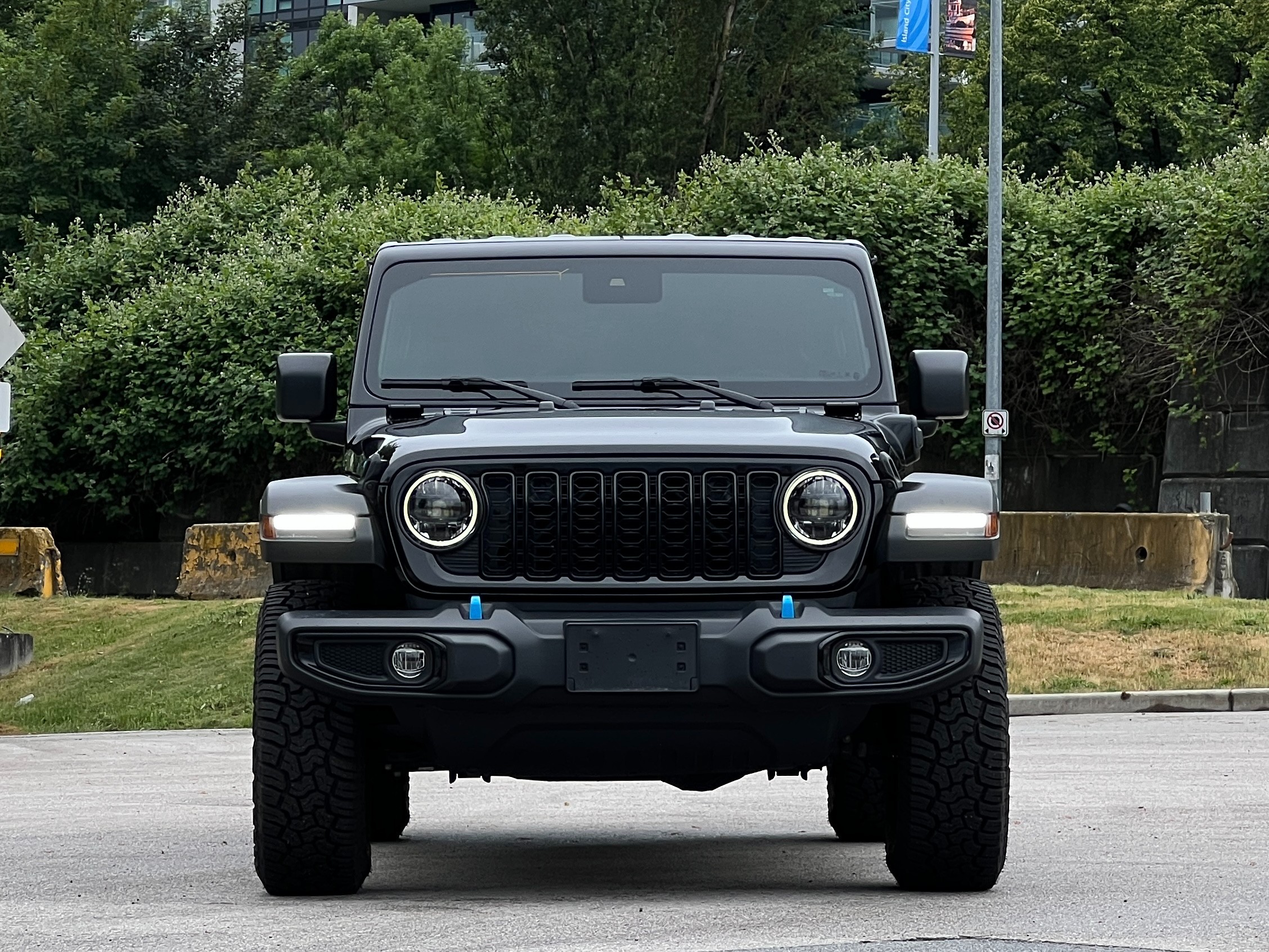 2024 Jeep wrangler sport s 4xe plug-in hybrid | No accident | one owner | BC local - Image 3