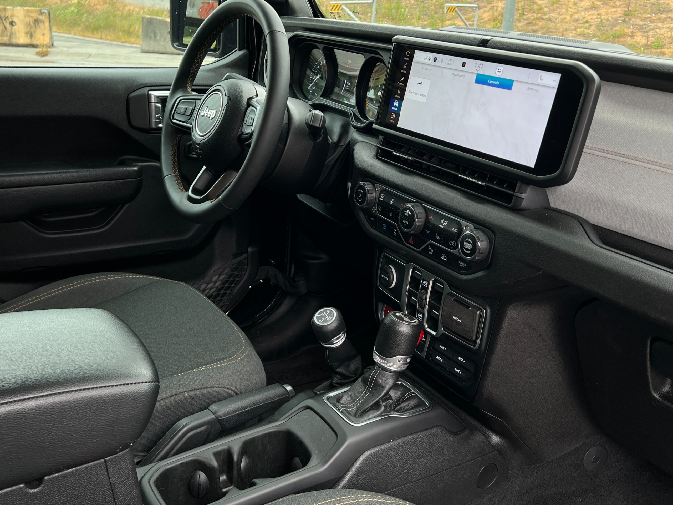 2024 Jeep wrangler sport s 4xe plug-in hybrid | No accident | one owner | BC local - Image 8