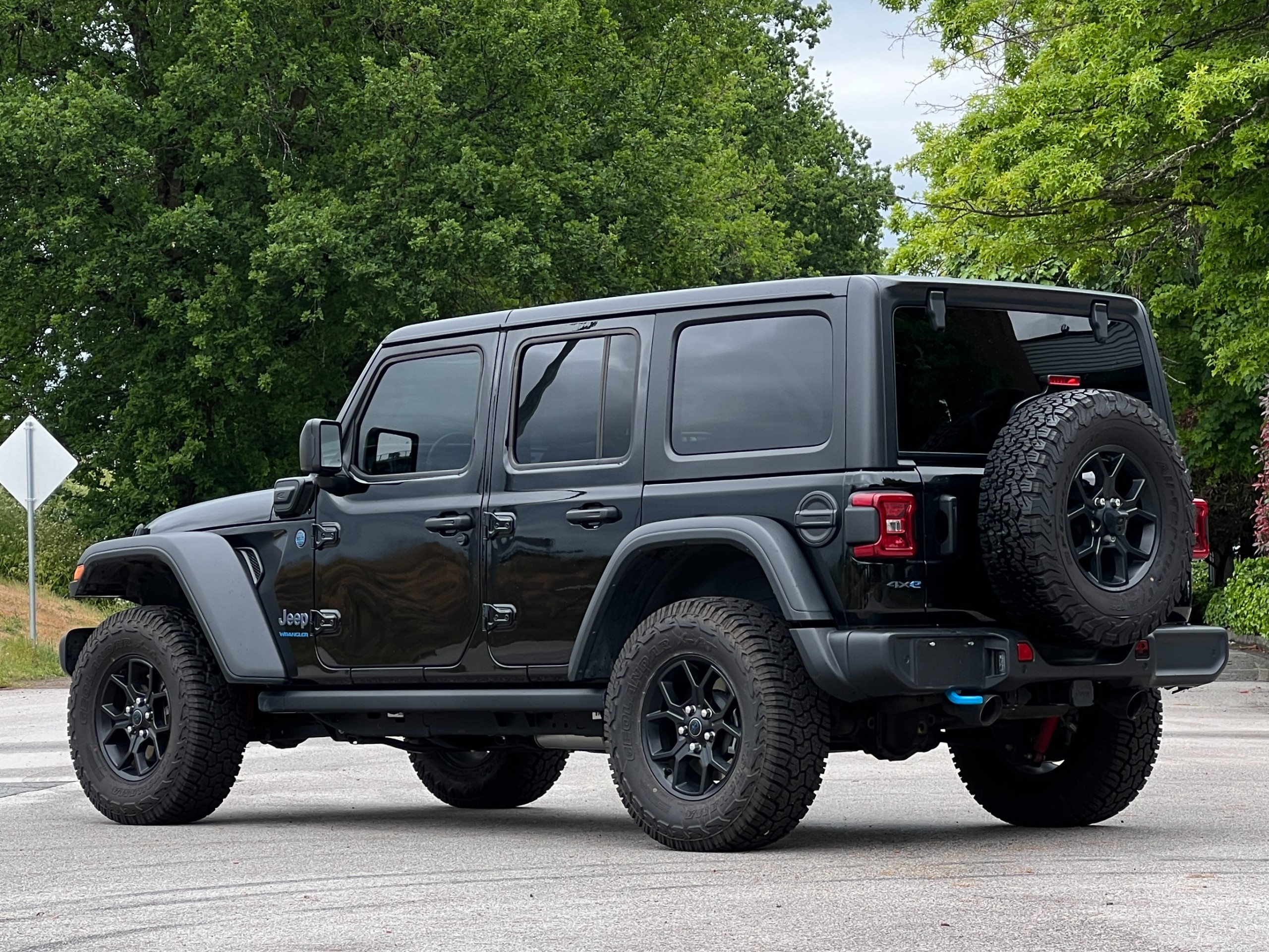 2024 Jeep wrangler sport s 4xe plug-in hybrid | No accident | one owner | BC local - Image 5