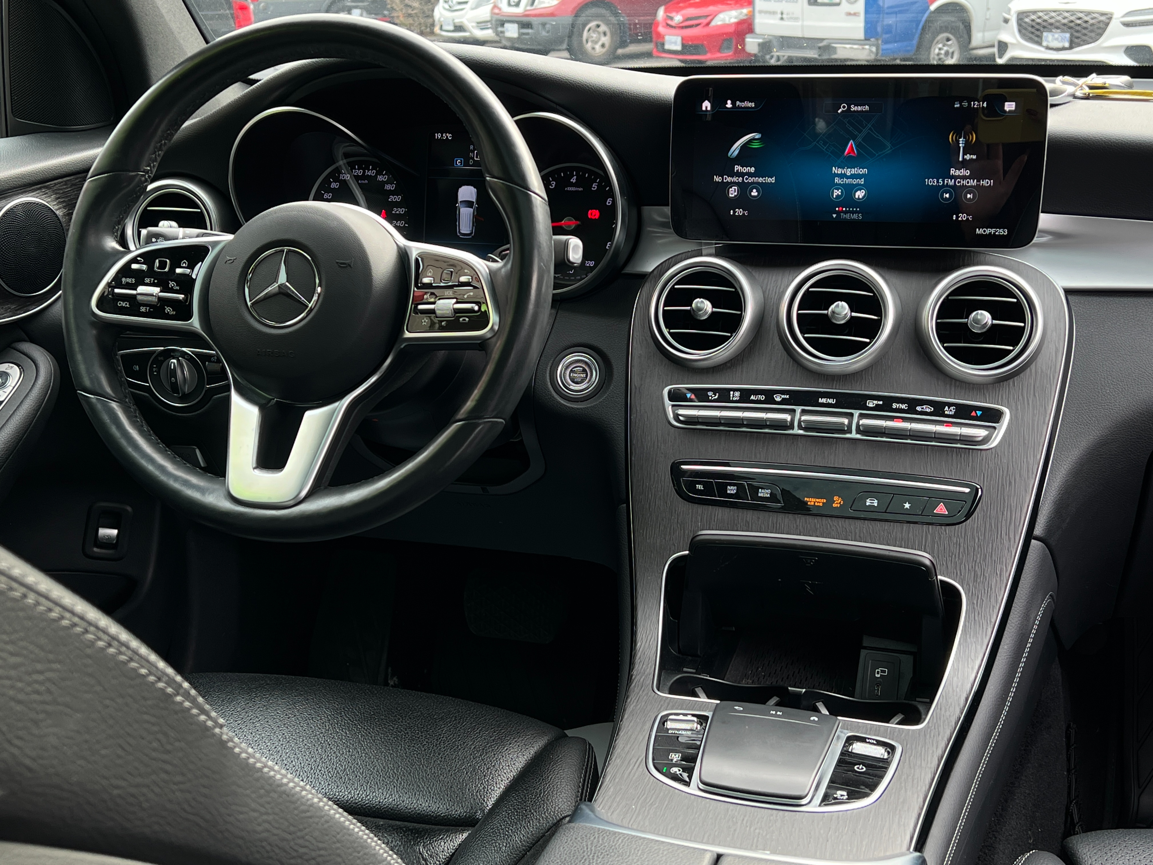 2020 Mercedes-Benz glc300  - Image 15