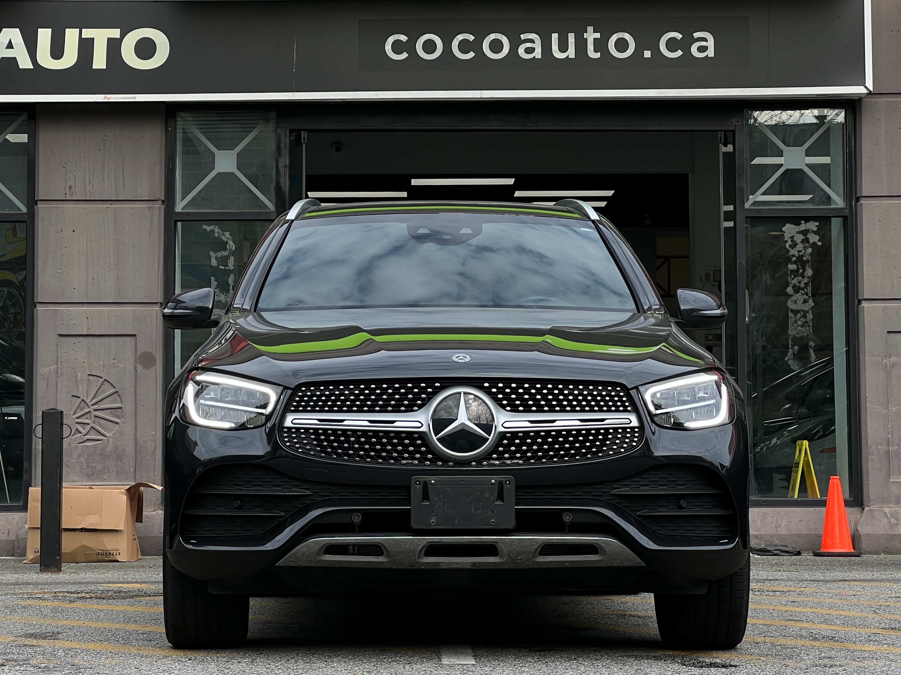 2020 Mercedes-Benz glc300  - Image 3