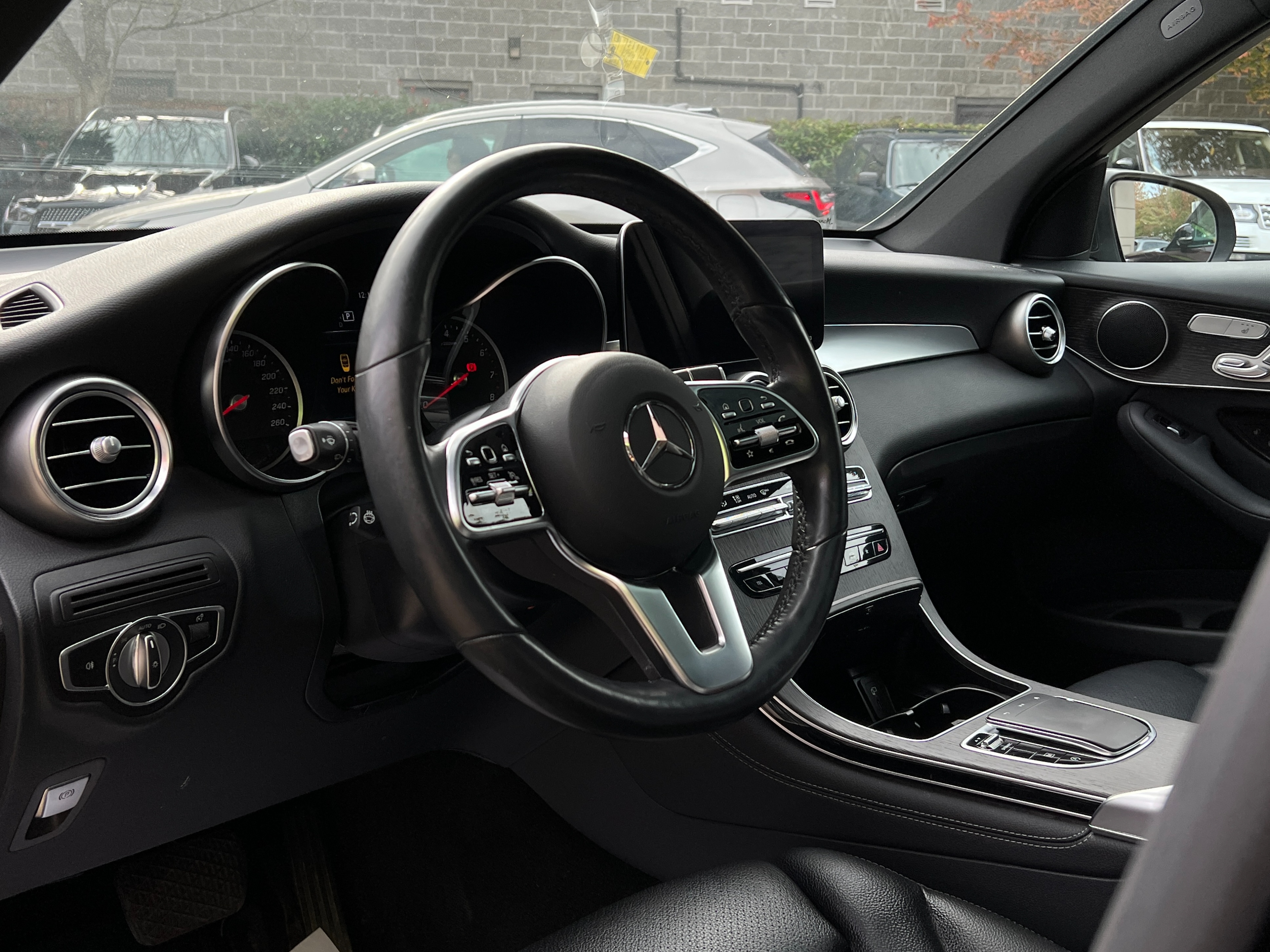 2020 Mercedes-Benz glc300  - Image 8