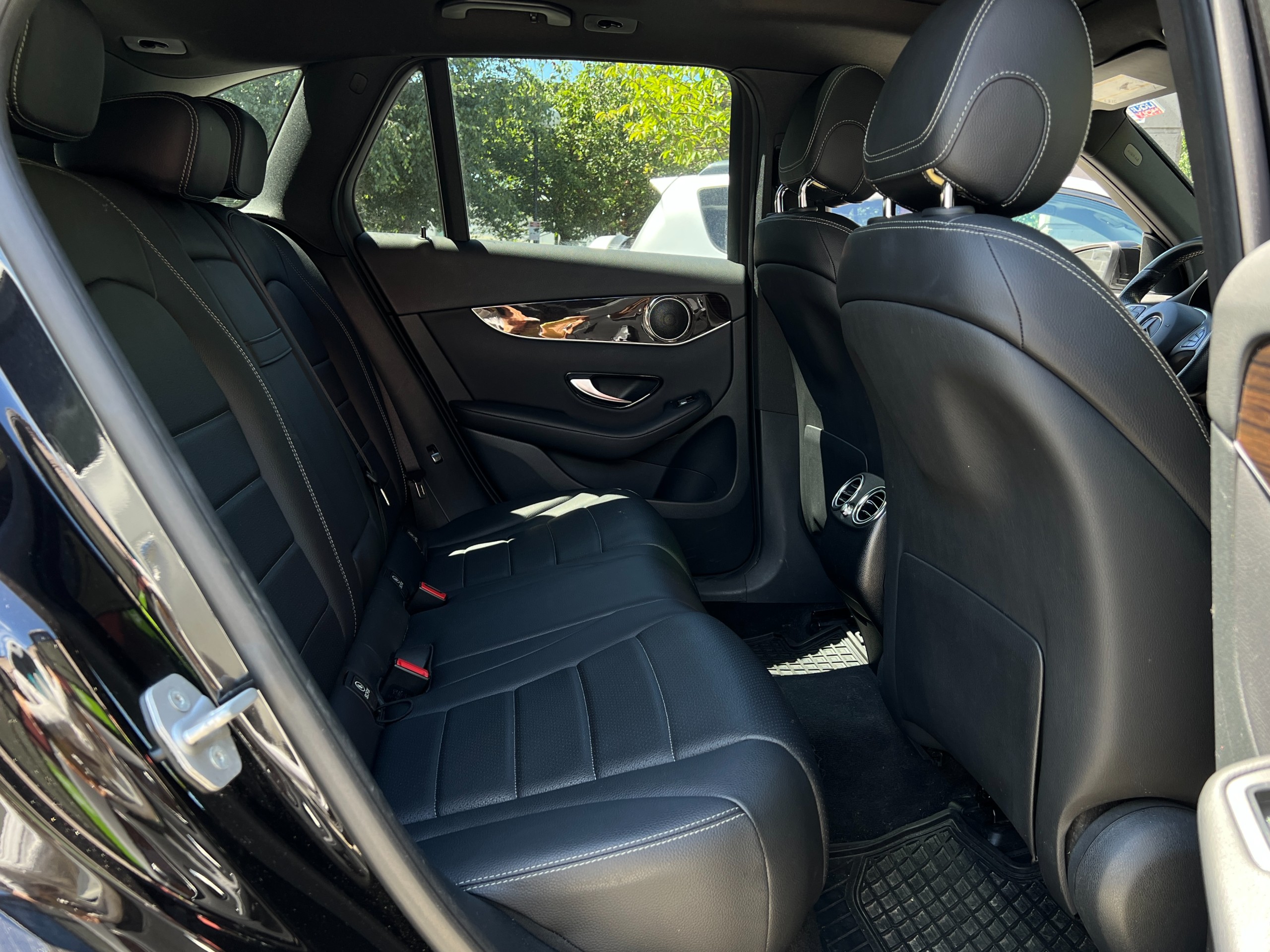 2016 Mercedes-Benz glc300 | BC Local - Image 16