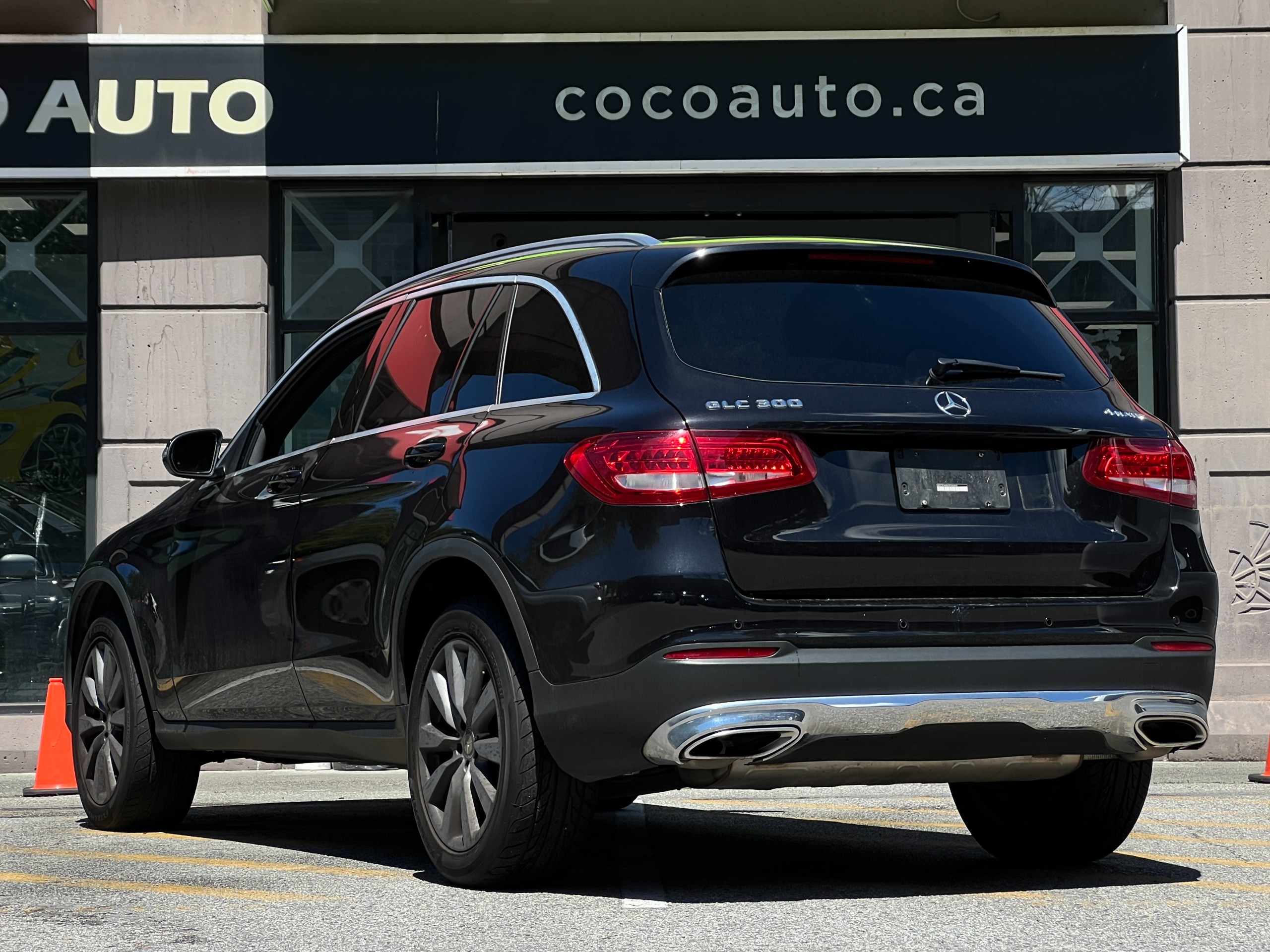 2016 Mercedes-Benz glc300 | BC Local - Image 5