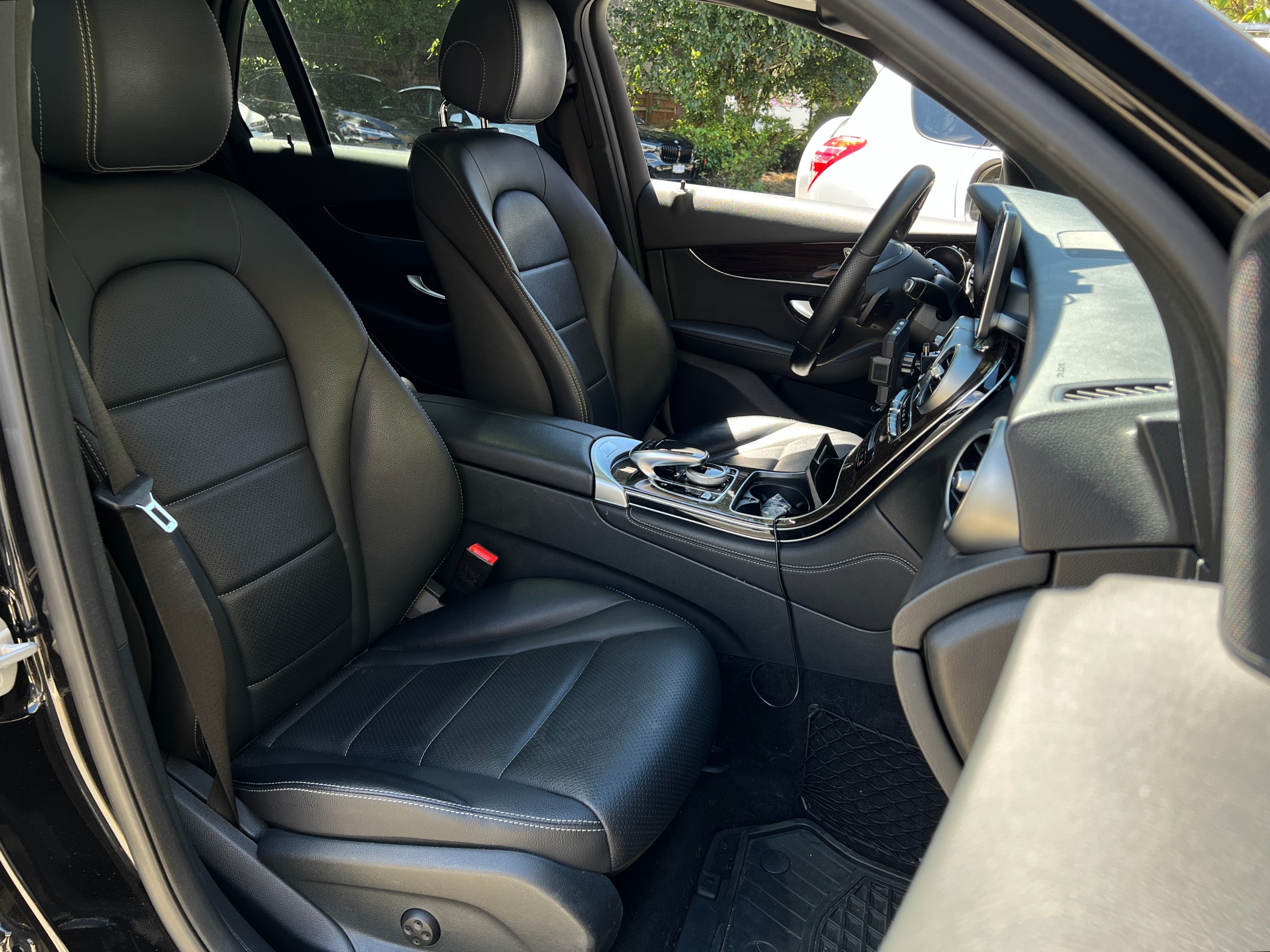 2016 Mercedes-Benz glc300 | BC Local - Image 12