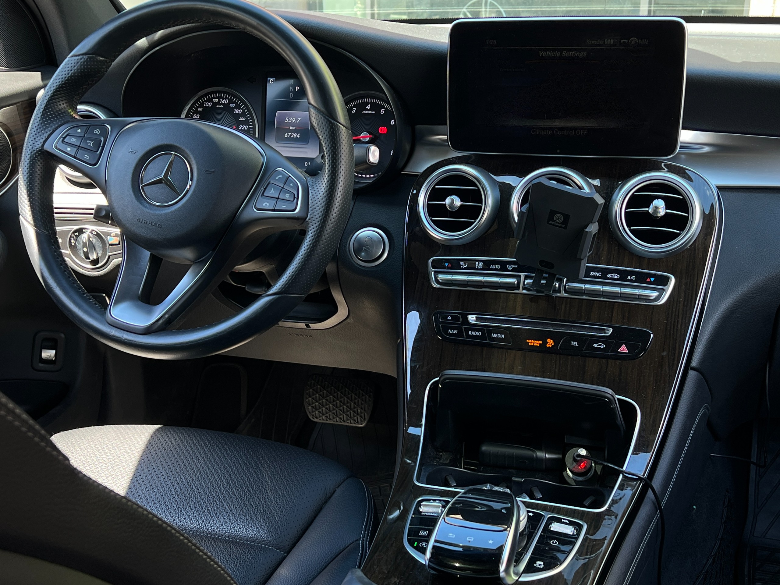 2016 Mercedes-Benz glc300 | BC Local - Image 14