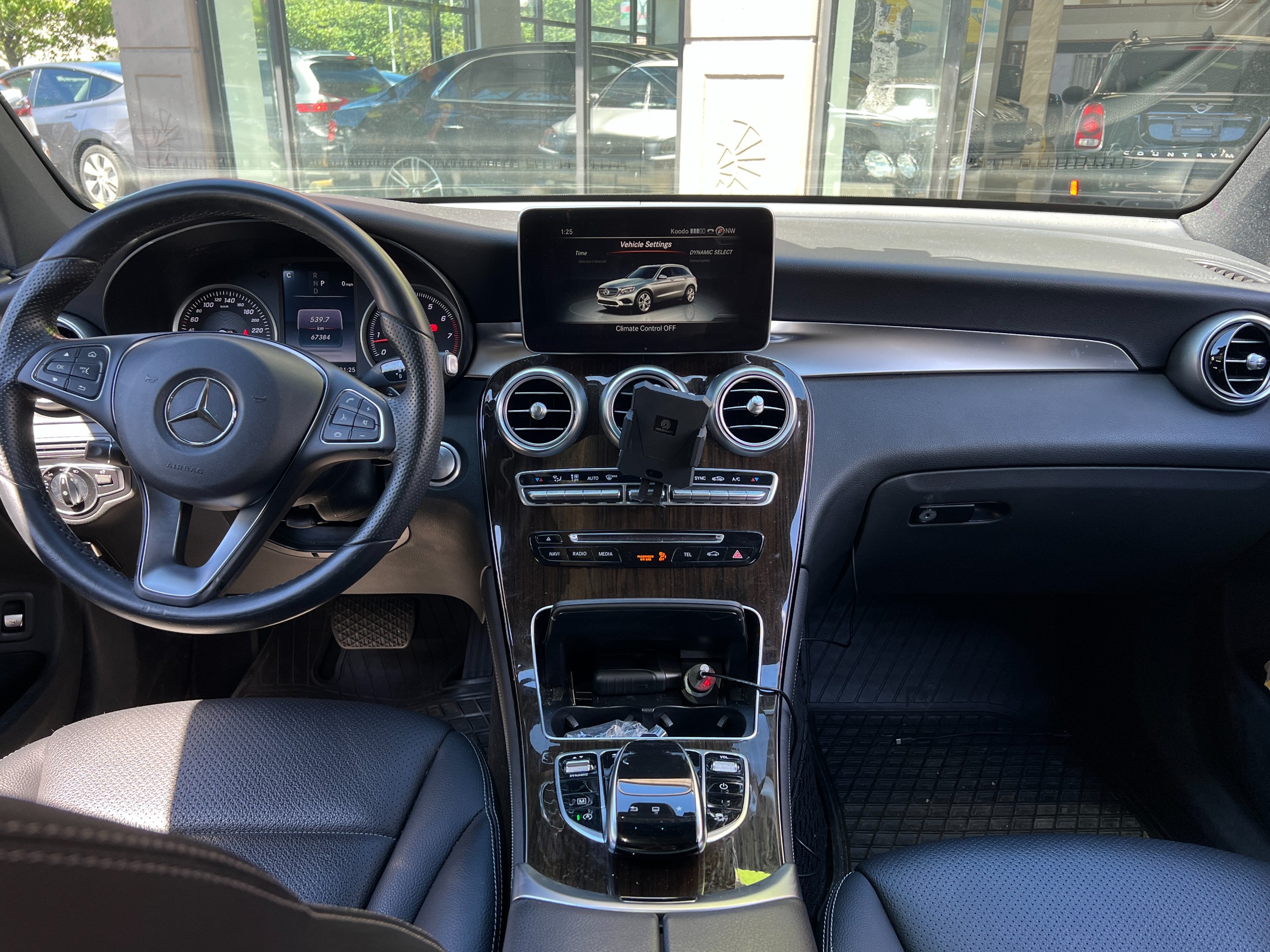 2016 Mercedes-Benz glc300 | BC Local - Image 13