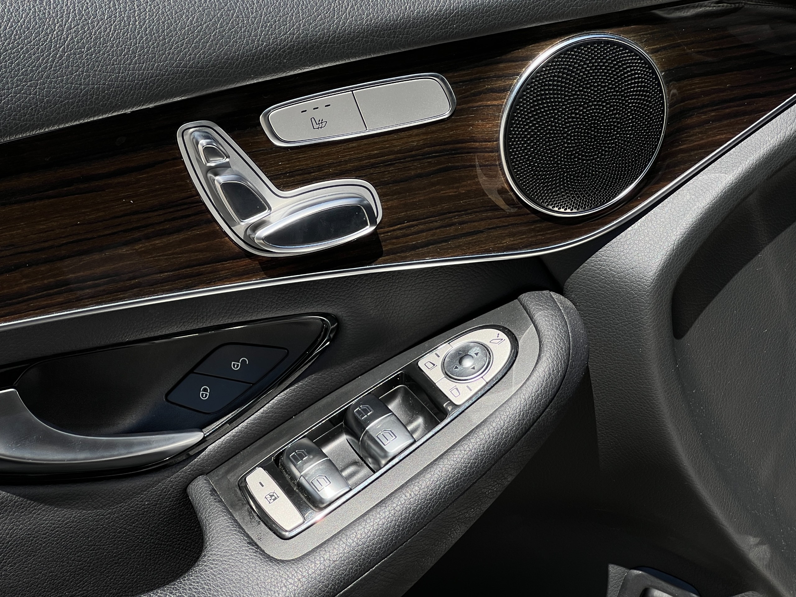 2016 Mercedes-Benz glc300 | BC Local - Image 9