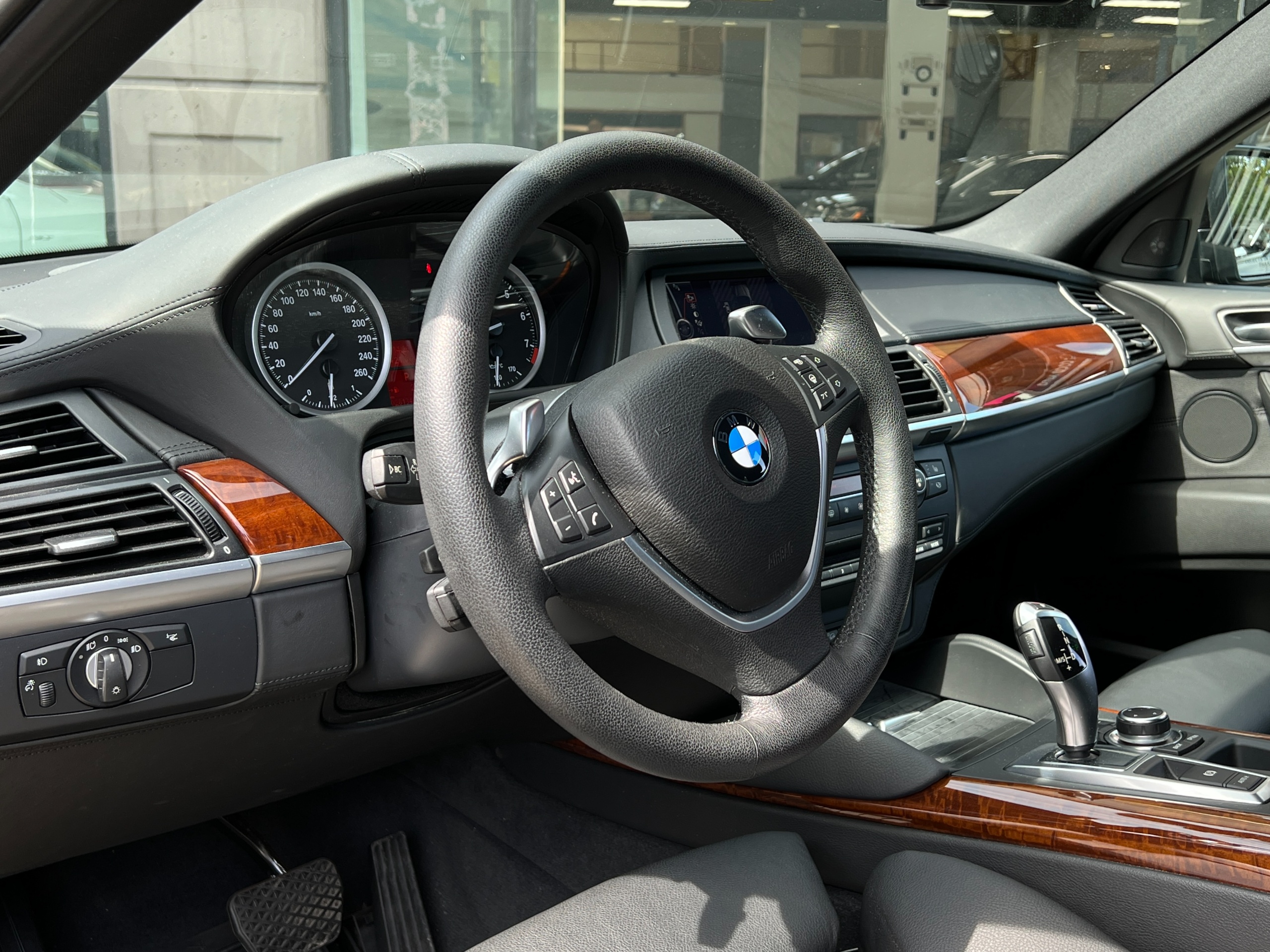 2011 BMW X6 - Image 8