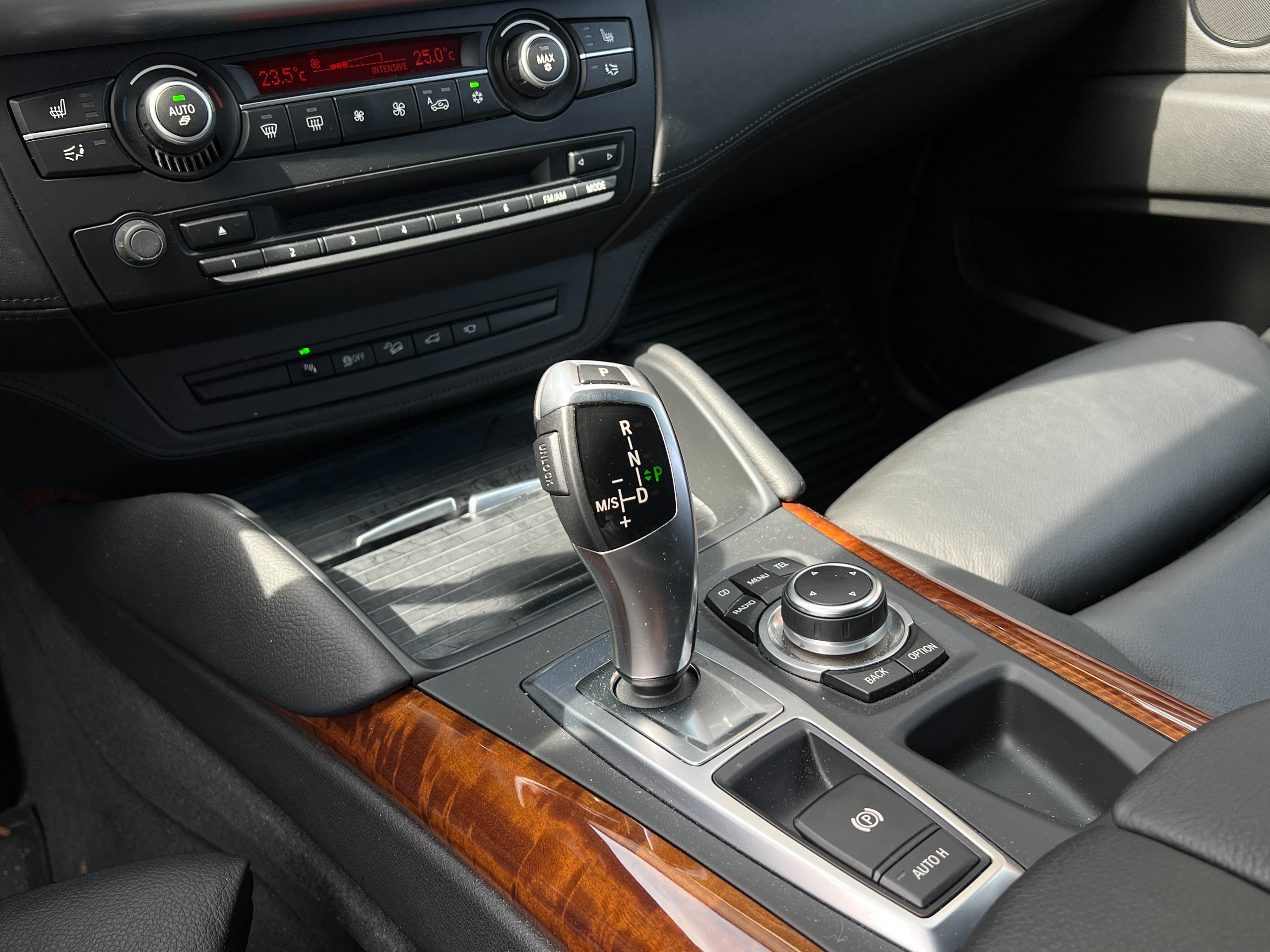 2011 BMW X6 - Image 10