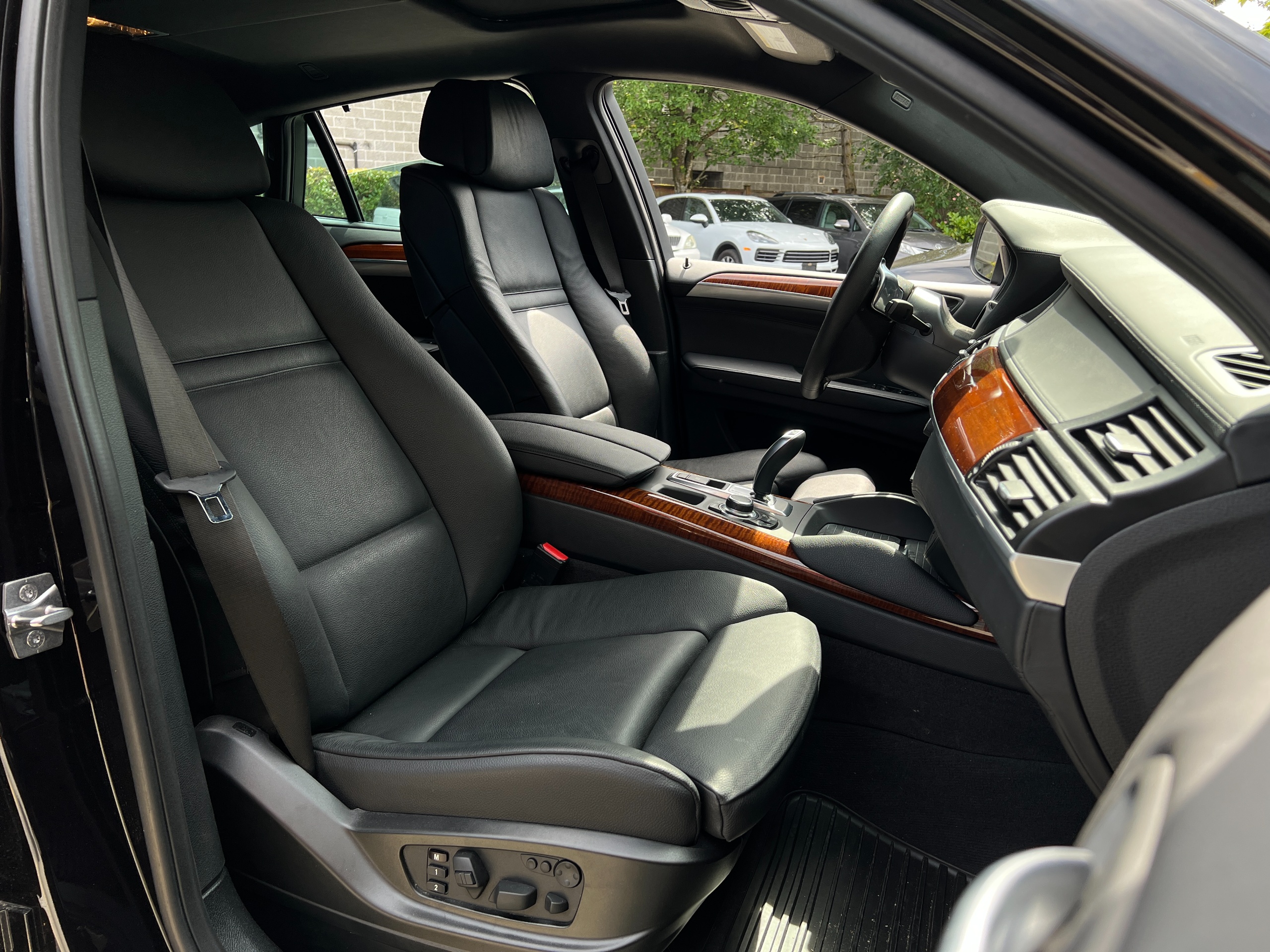 2011 BMW X6 - Image 11