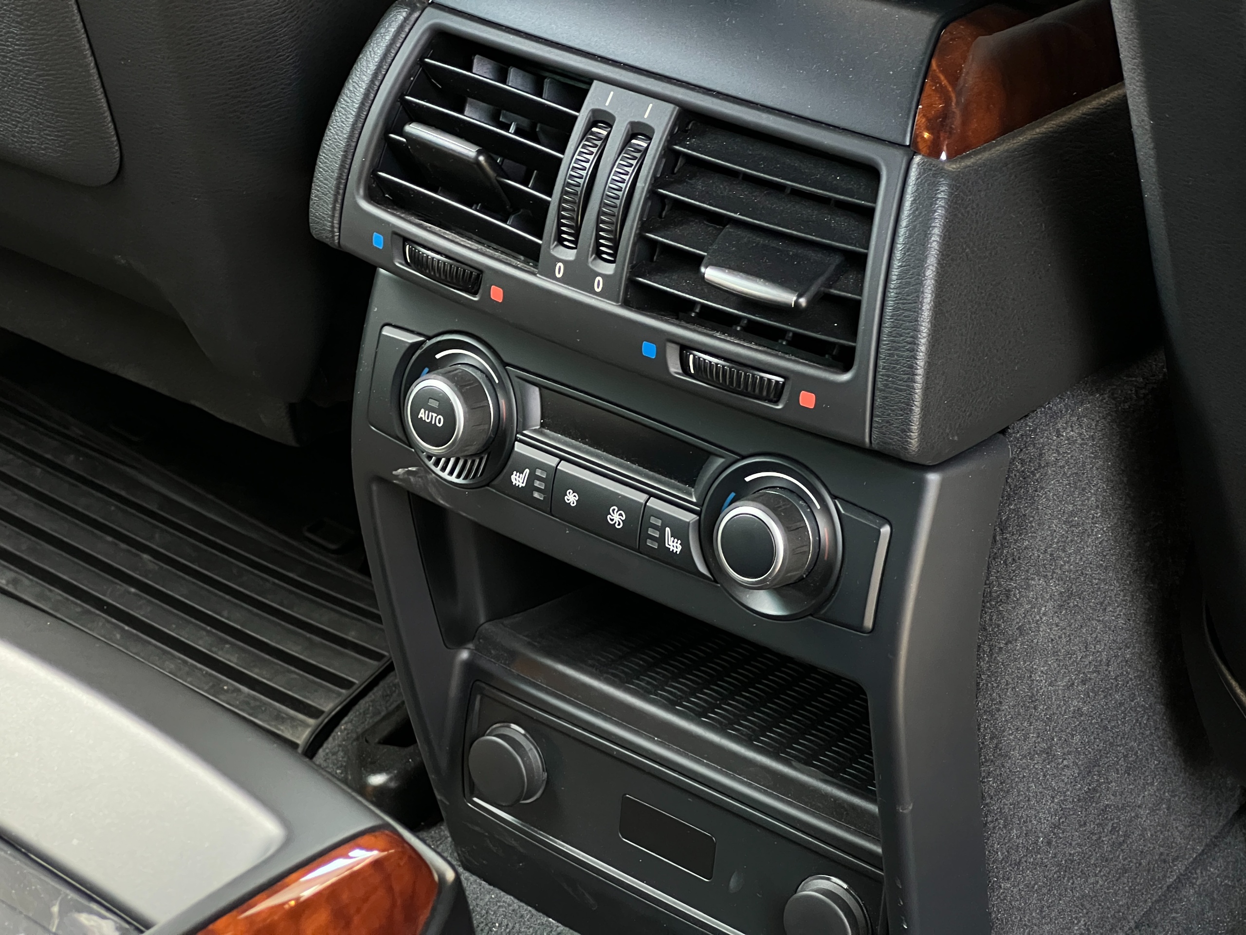 2011 BMW X6 - Image 17