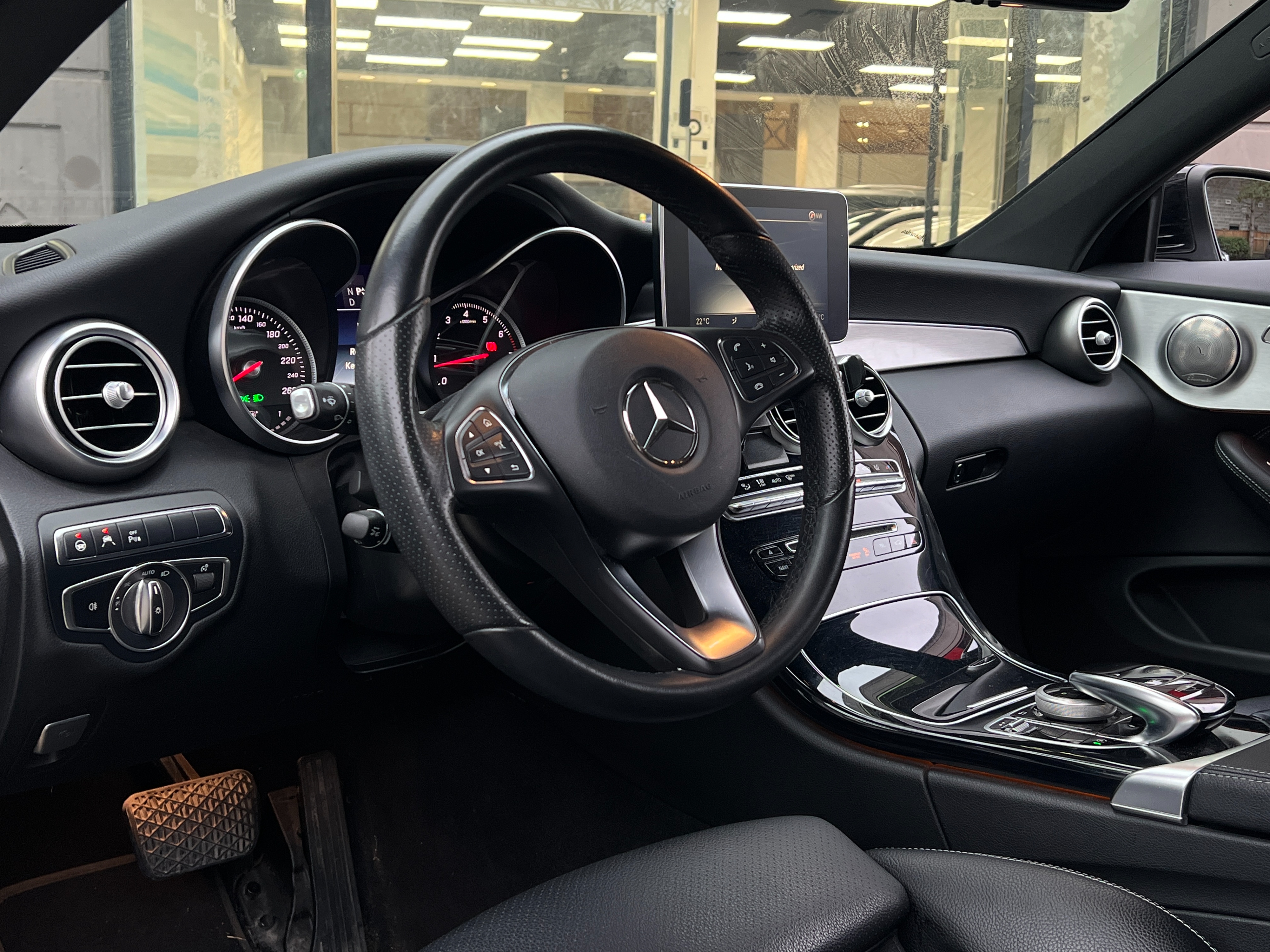2017 Mercedes-Benz C300 - Image 10