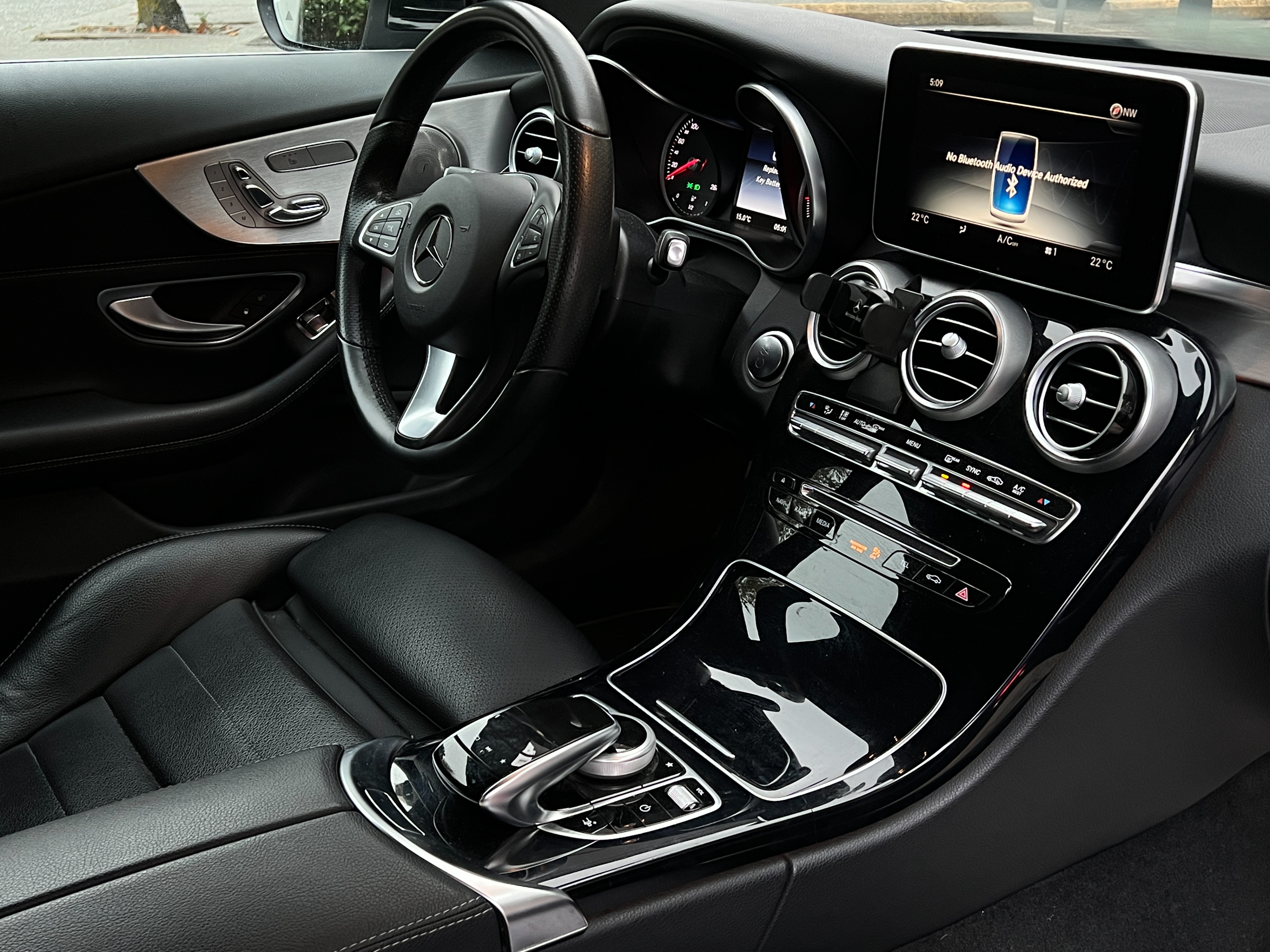 2017 Mercedes-Benz C300 - Image 11