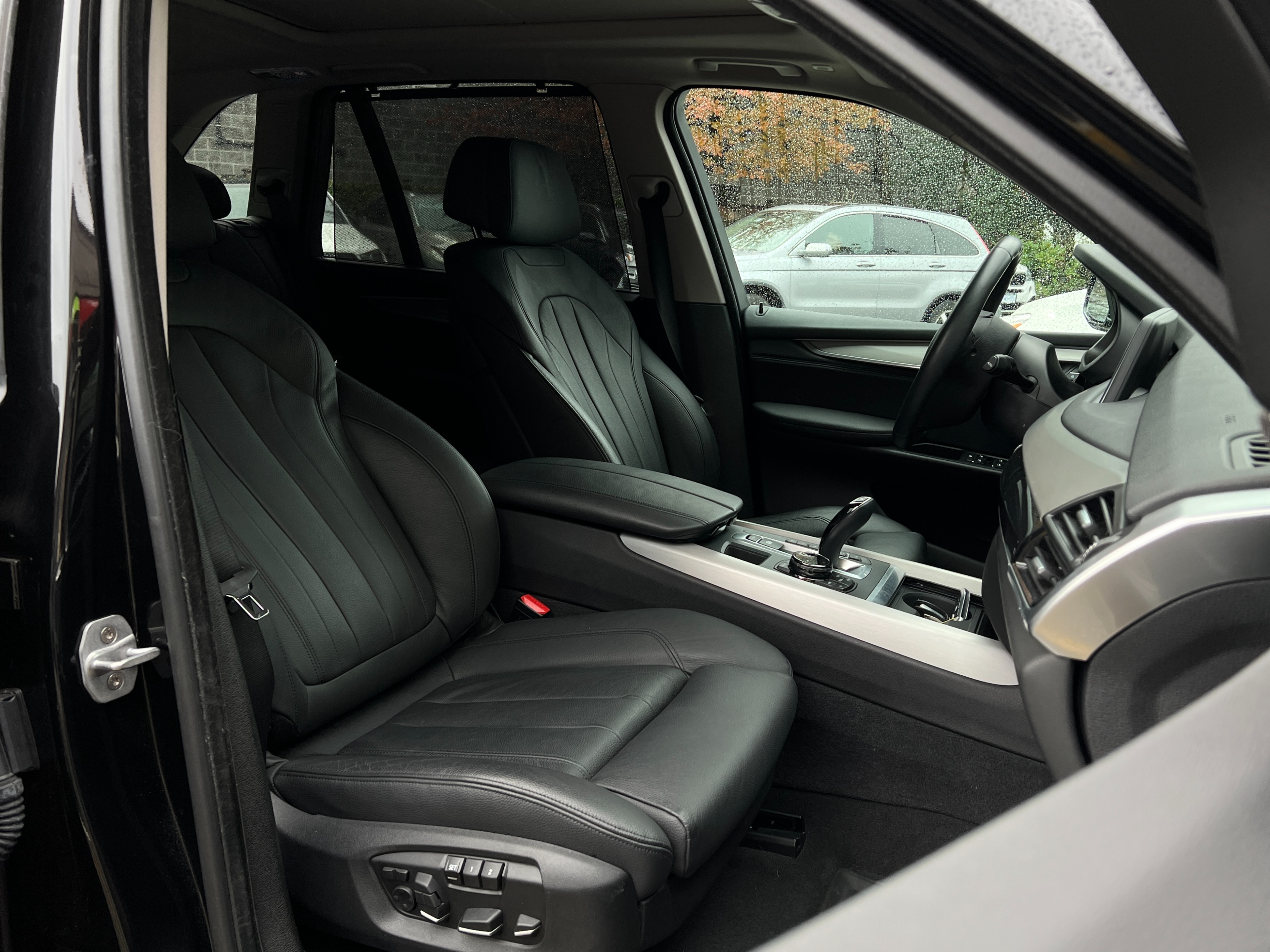 2016 BMW X5 xDrive50i ｜ No accident | BC Local - Image 12