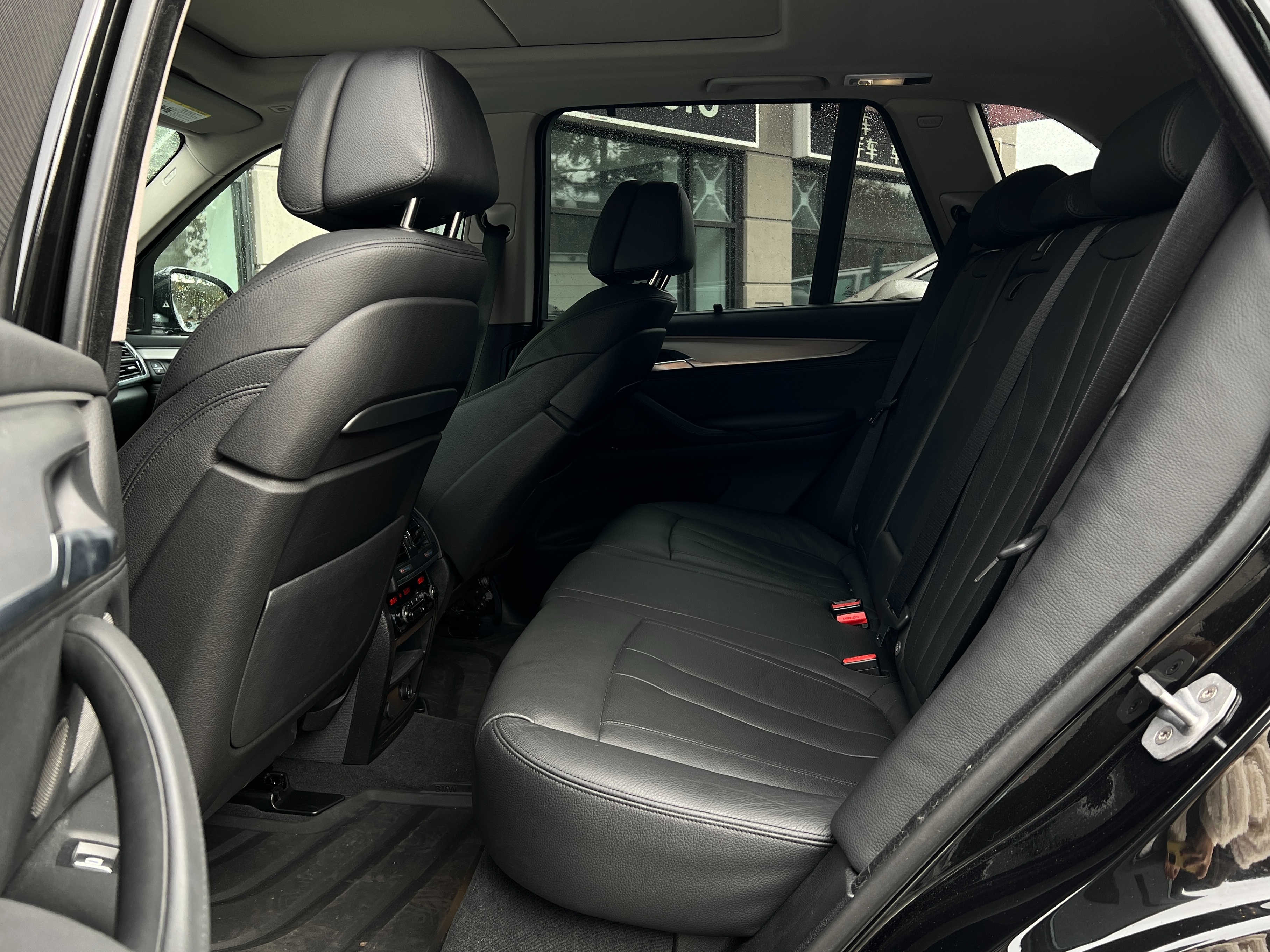 2016 BMW X5 xDrive50i ｜ No accident | BC Local - Image 18