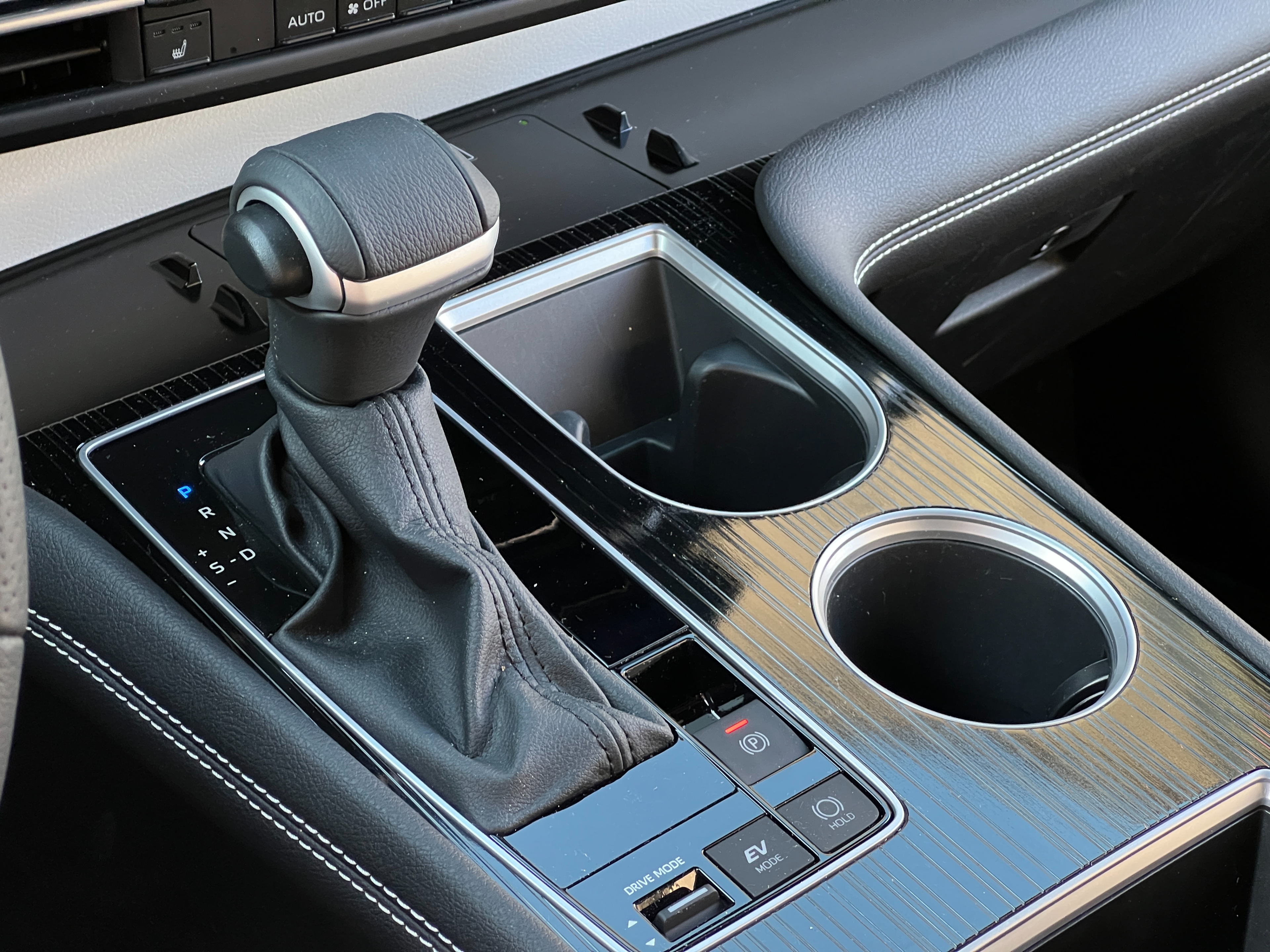 2025 Toyota Sienna XSE hybrid AWD | Tech Pkg ｜ No accident  - Image 13