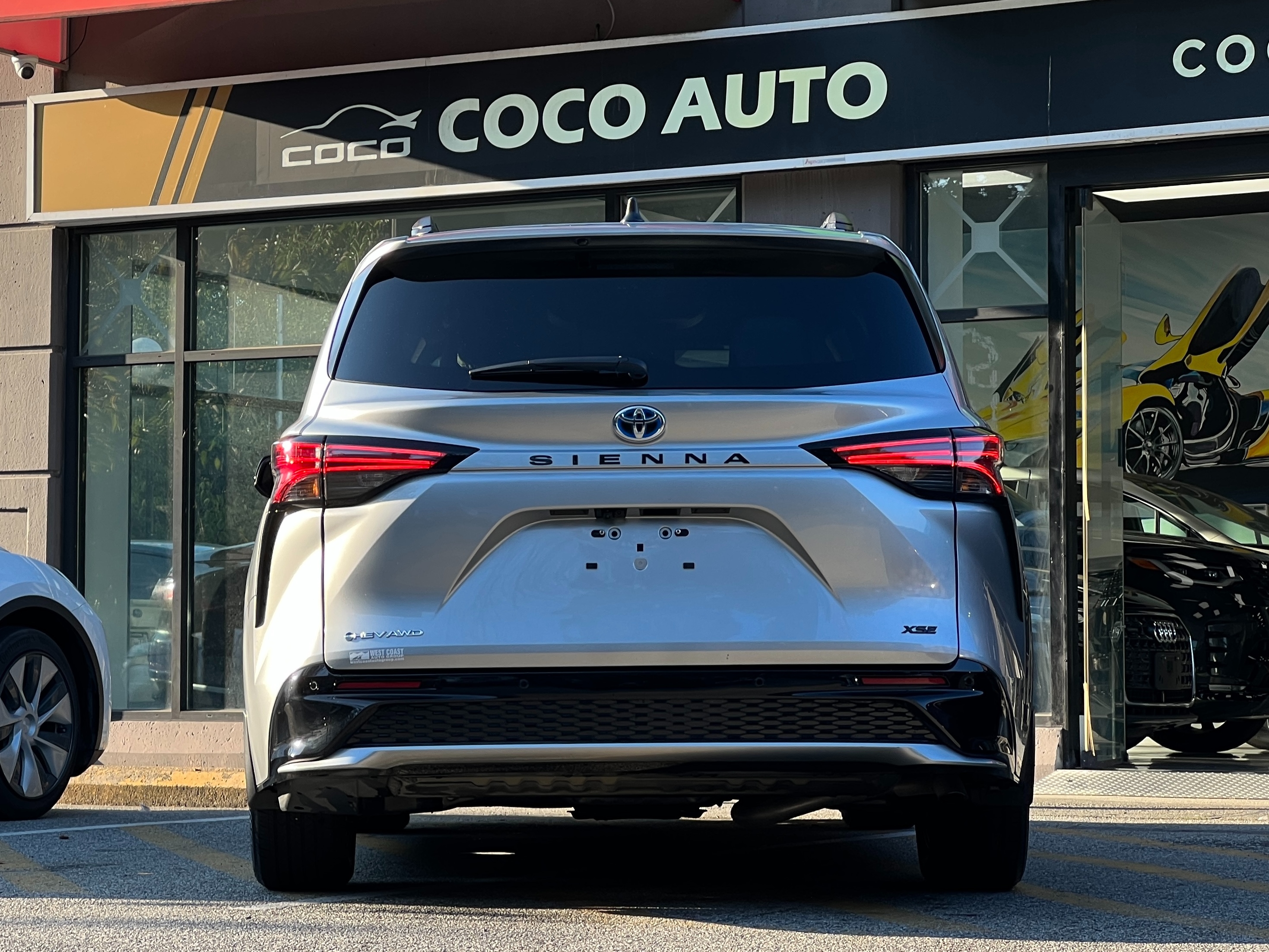 2025 Toyota Sienna XSE hybrid AWD | Tech Pkg ｜ No accident  - Image 5