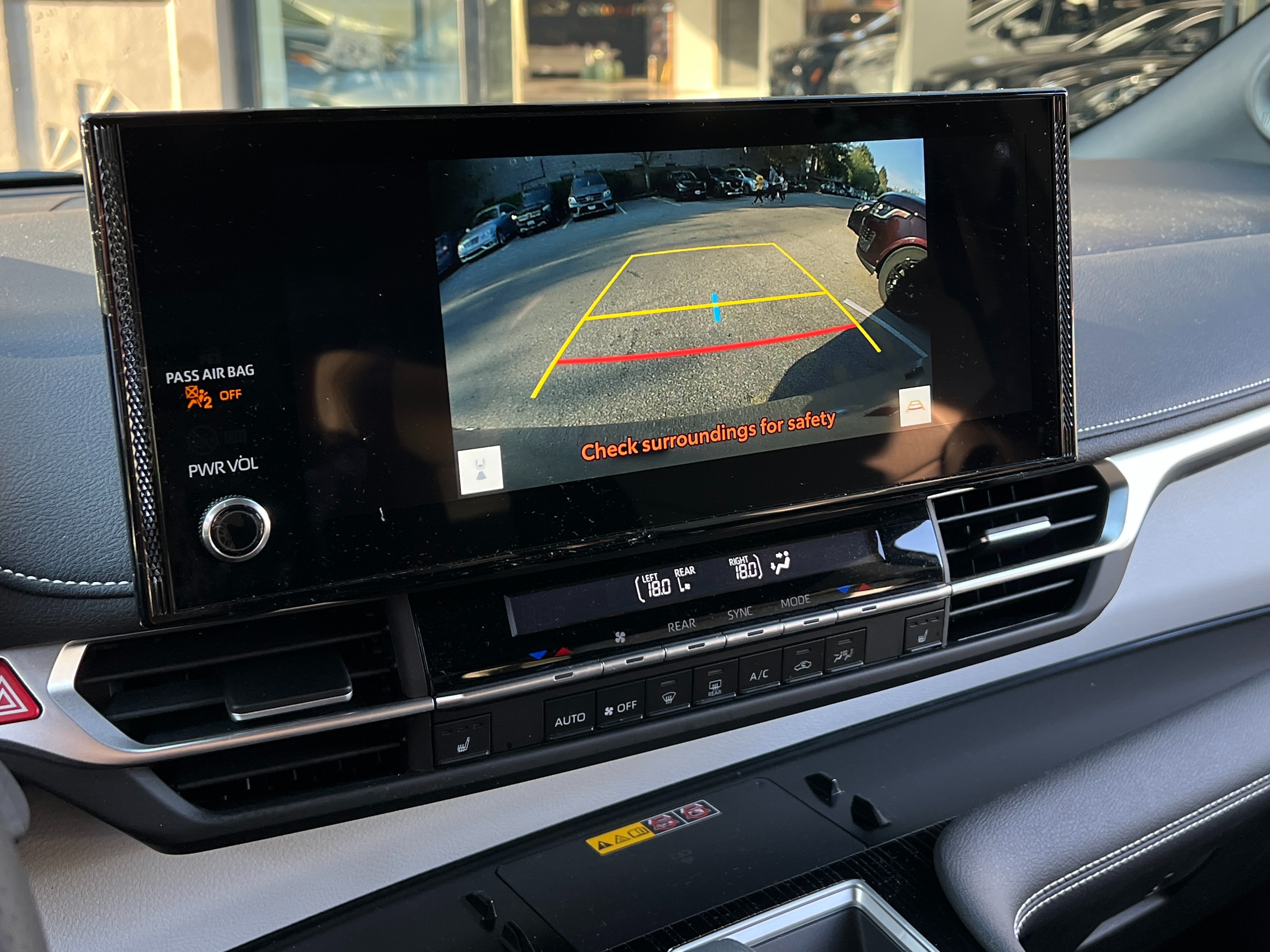 2025 Toyota Sienna XSE hybrid AWD | Tech Pkg ｜ No accident  - Image 11