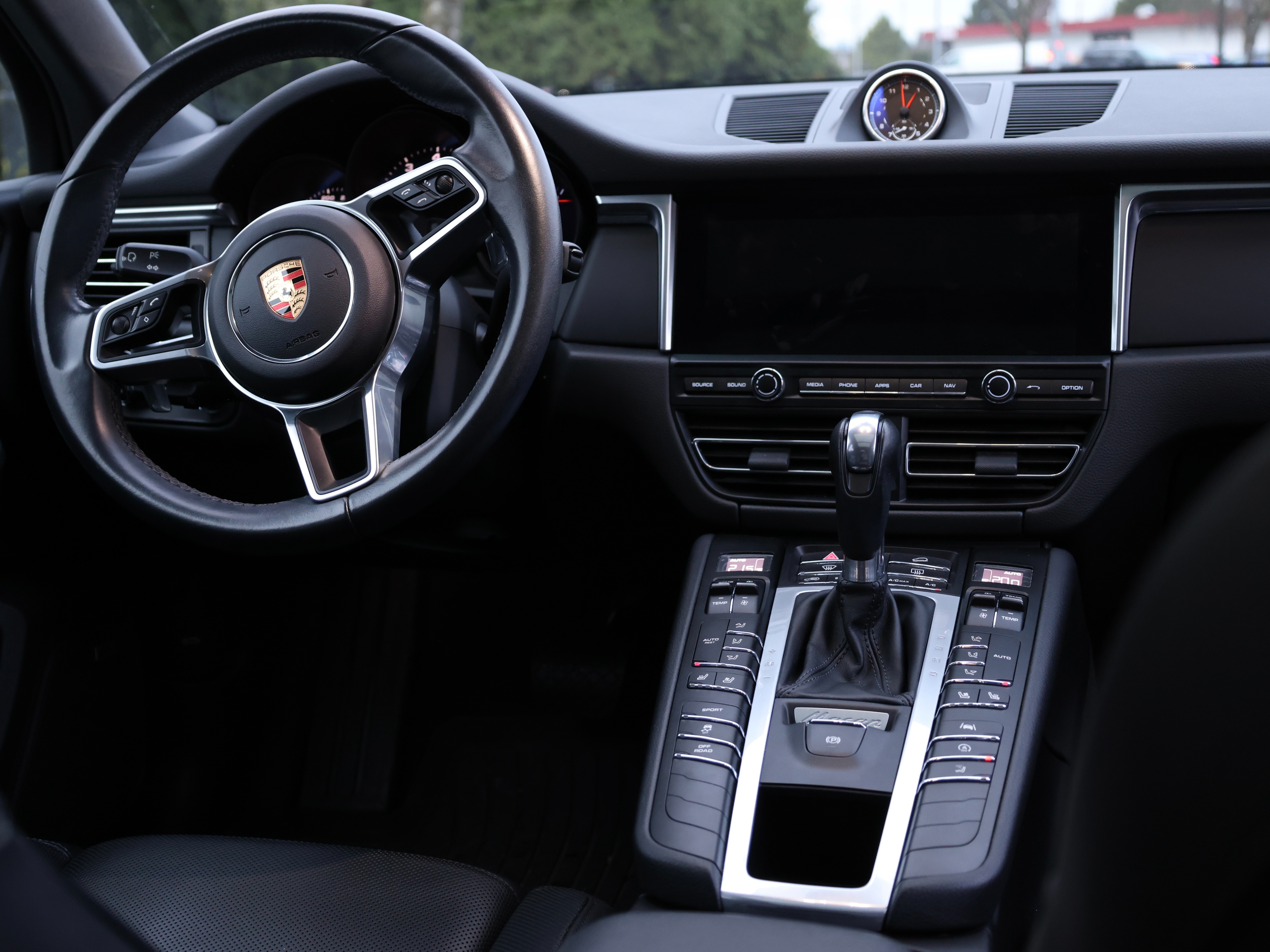 2020 Porsche macan | BC Local - Image 15