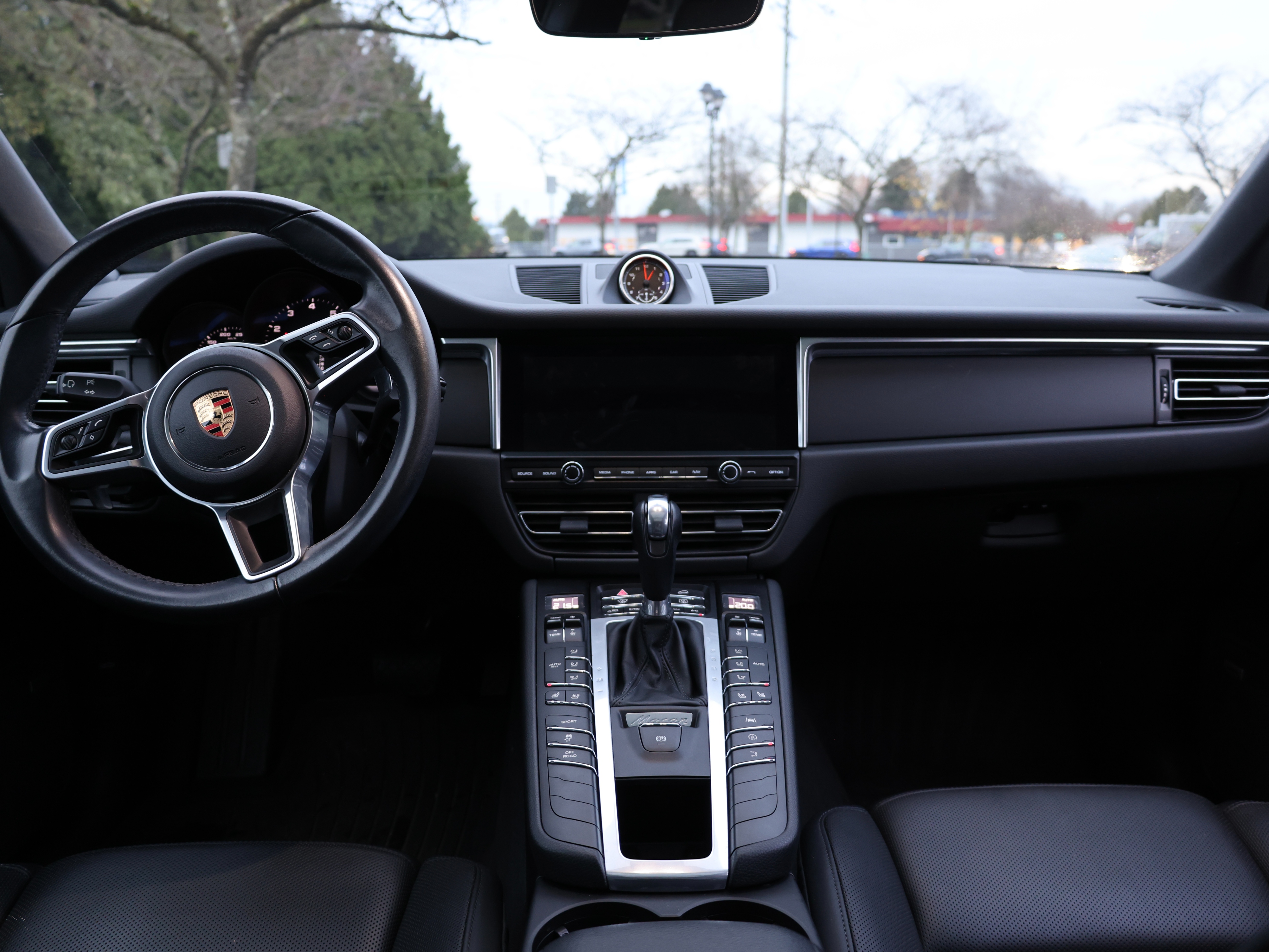 2020 Porsche macan | BC Local - Image 14