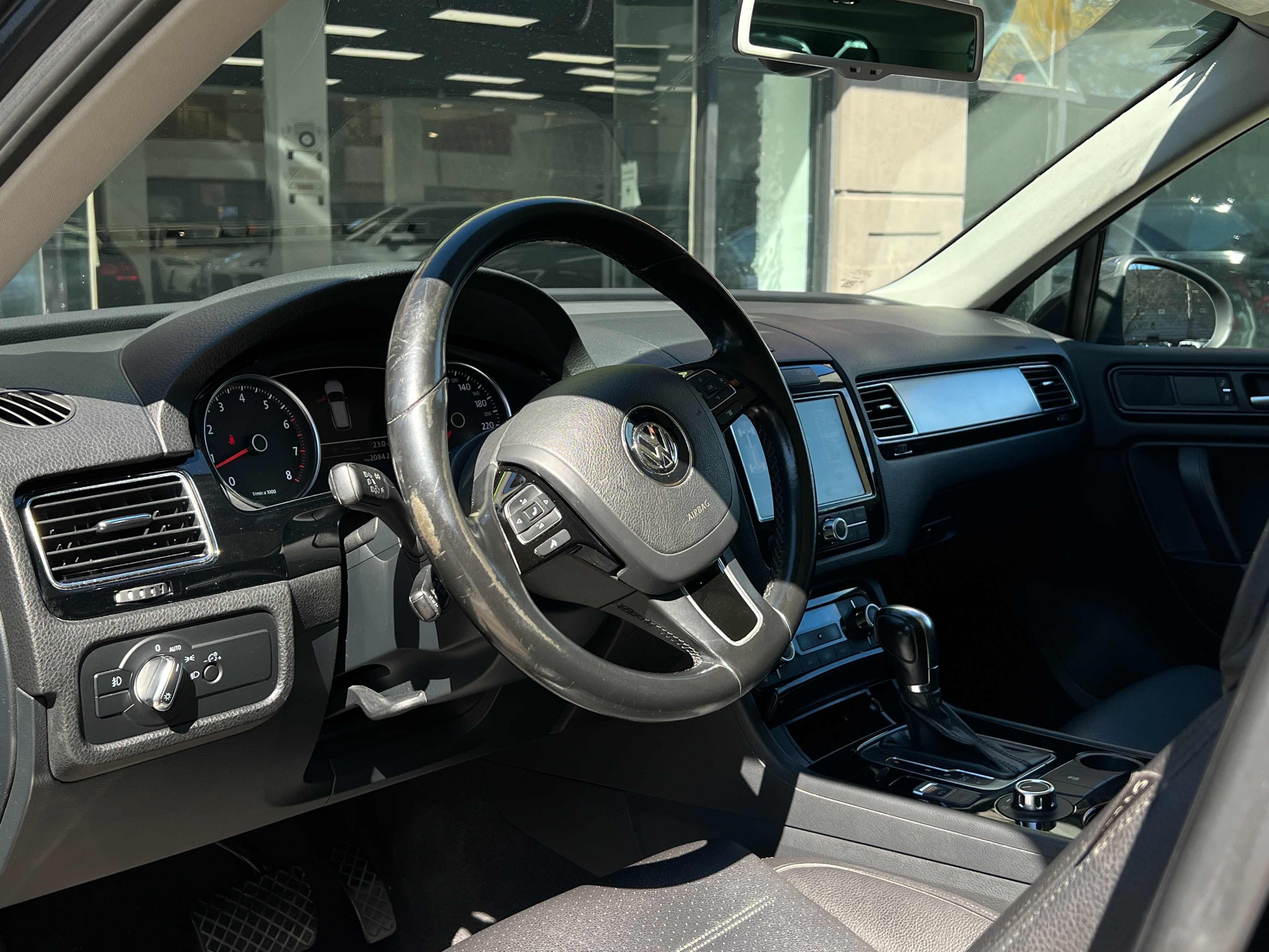 2014 Volkswagen touareg - Image 8