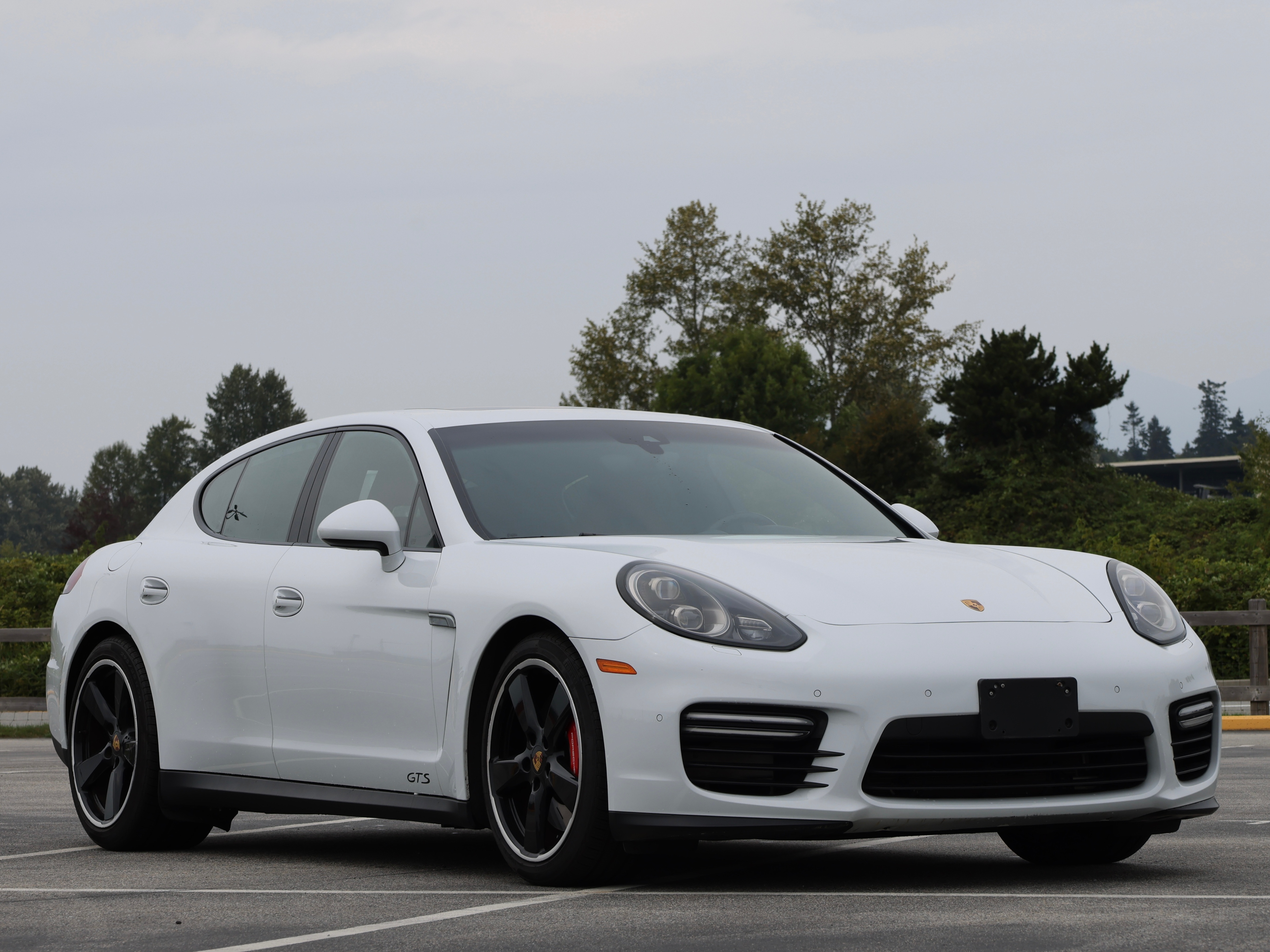 2016 Porsche panamera gts - Image 1