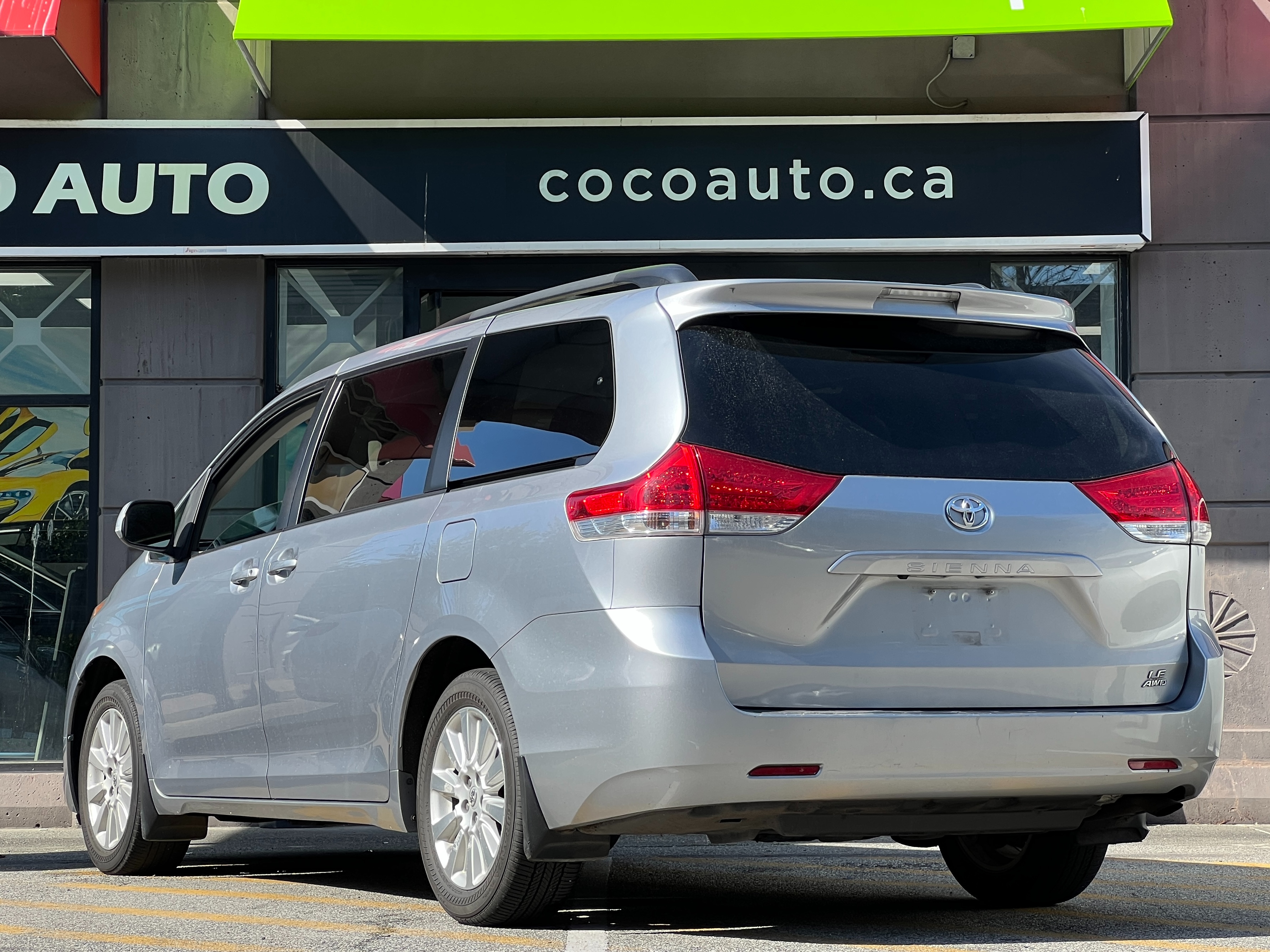 2011 Toyota Sienna - Image 6