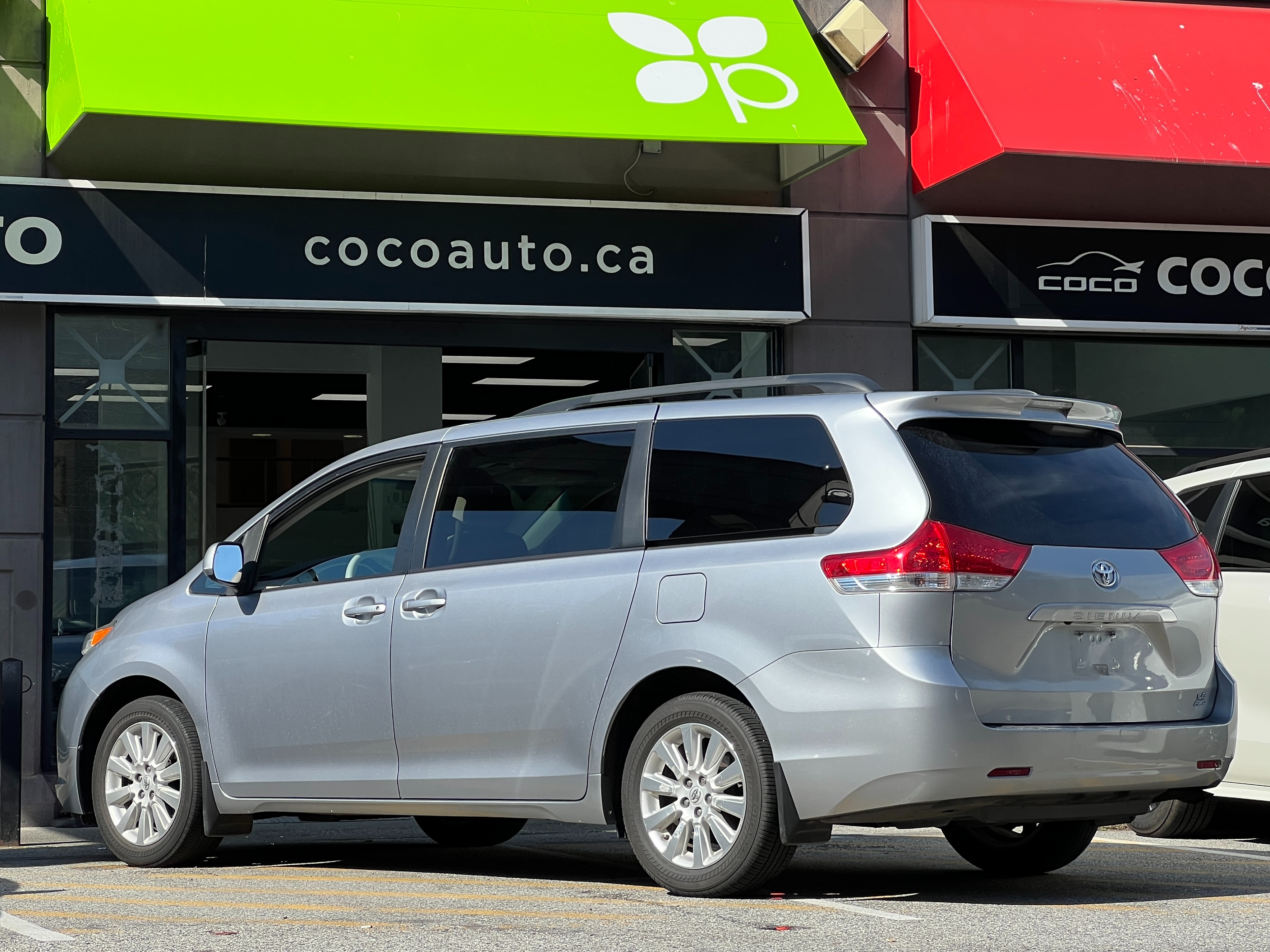 2011 Toyota Sienna - Image 7