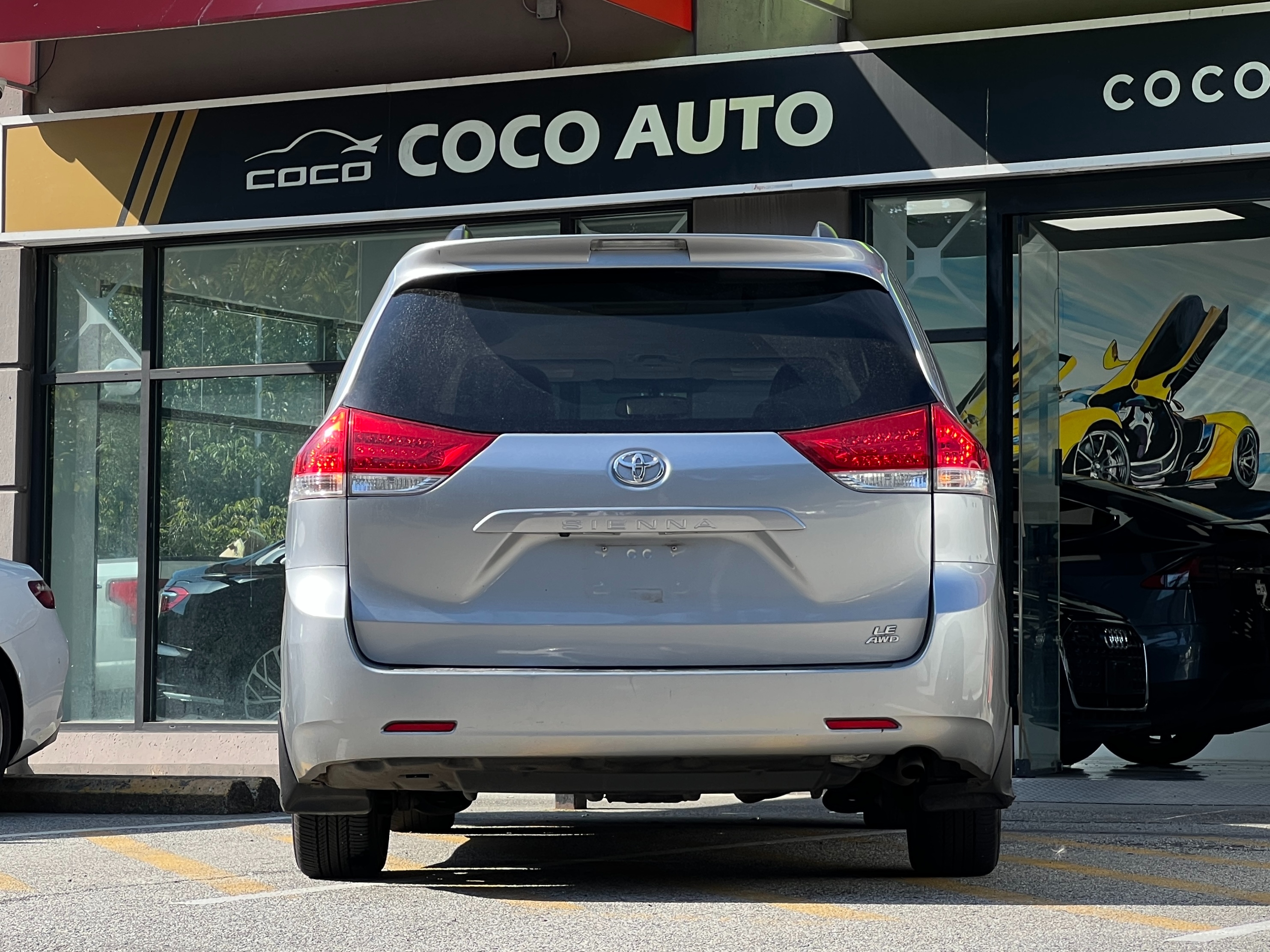 2011 Toyota Sienna - Image 5