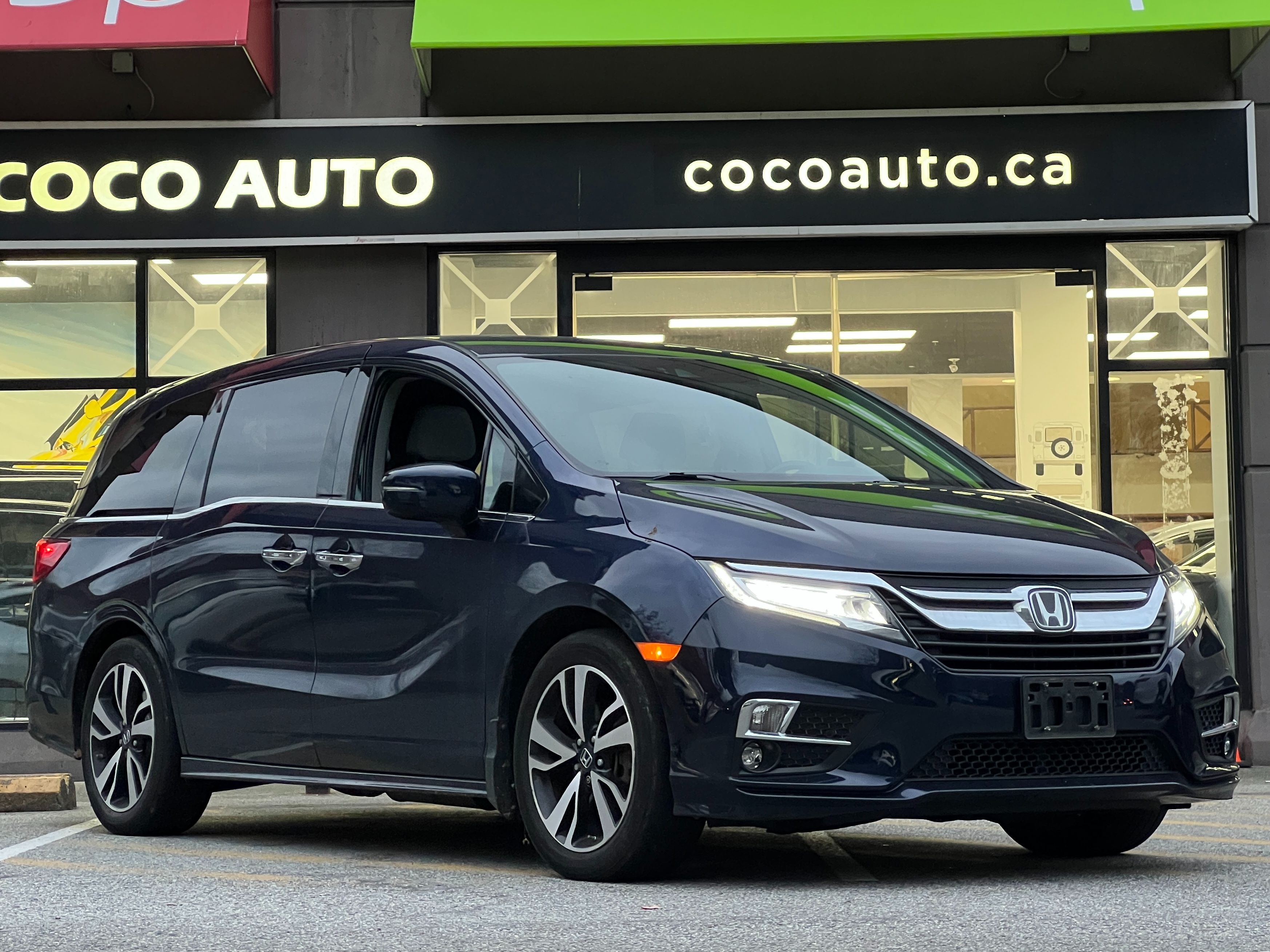 2018 Honda odyssey touring | No accident | one owner | bc local - Image 1