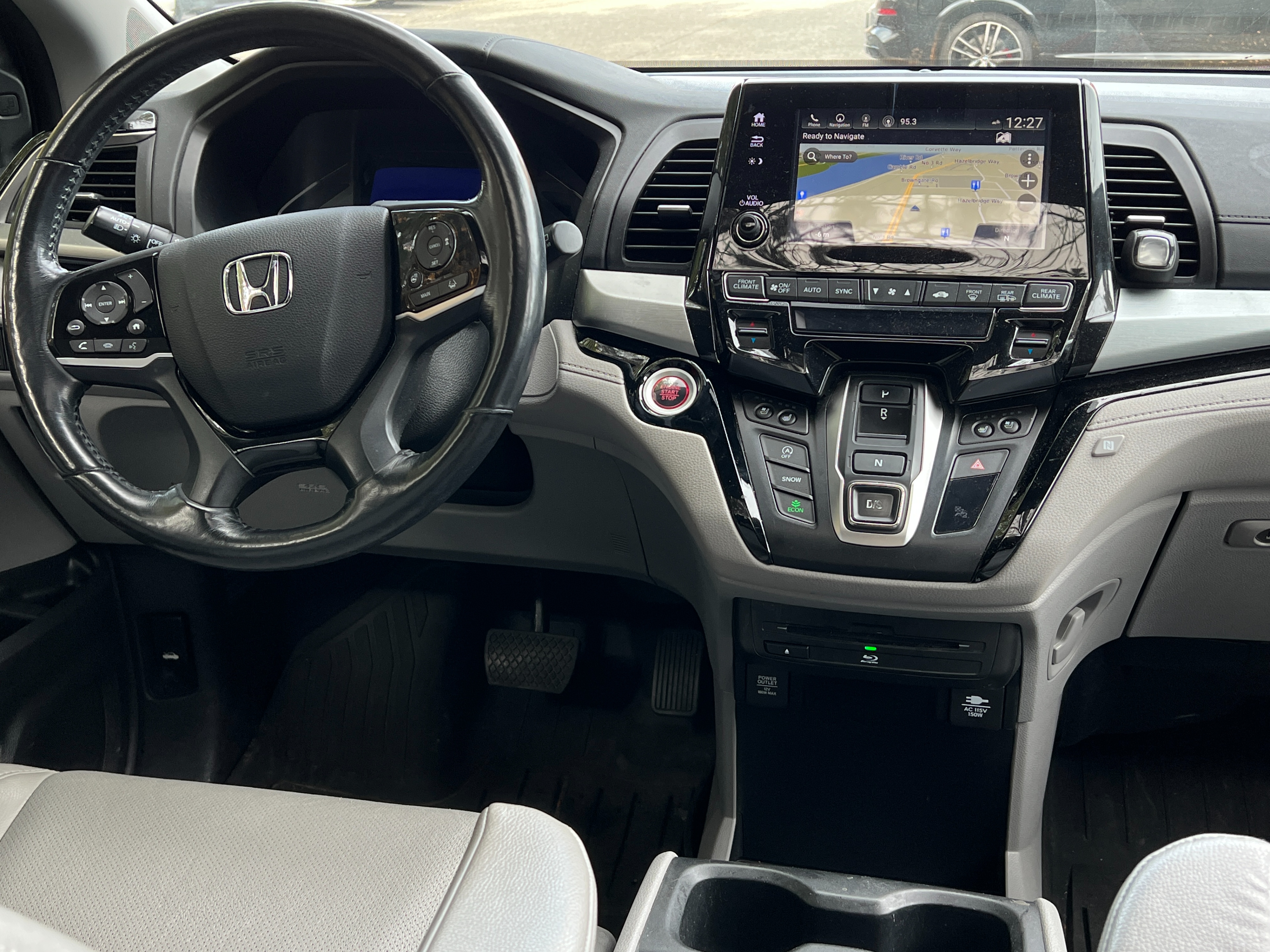 2018 Honda odyssey touring | No accident | one owner | bc local - Image 10