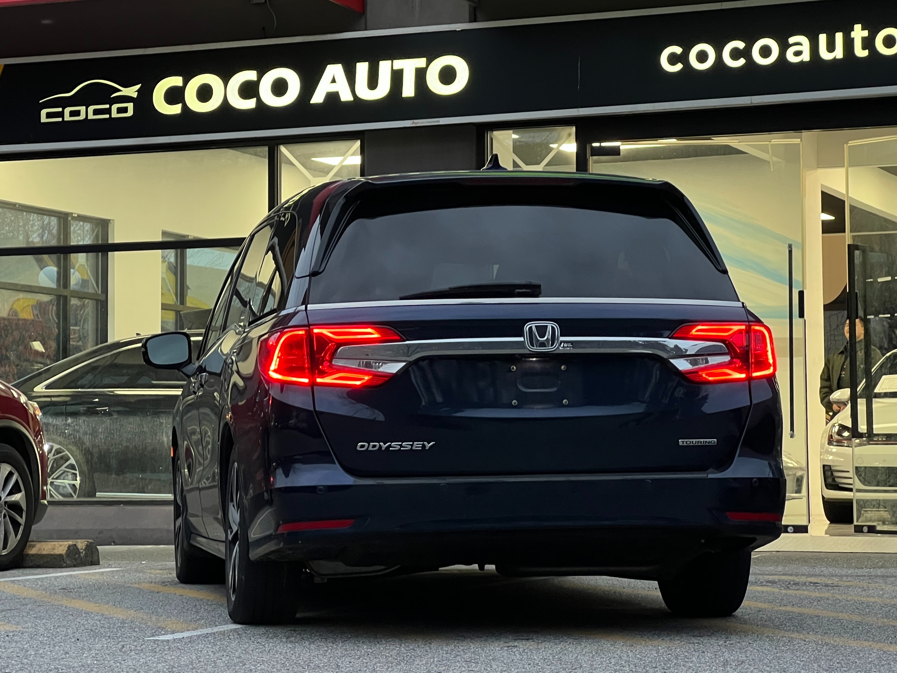 2018 Honda odyssey touring | No accident | one owner | bc local - Image 5