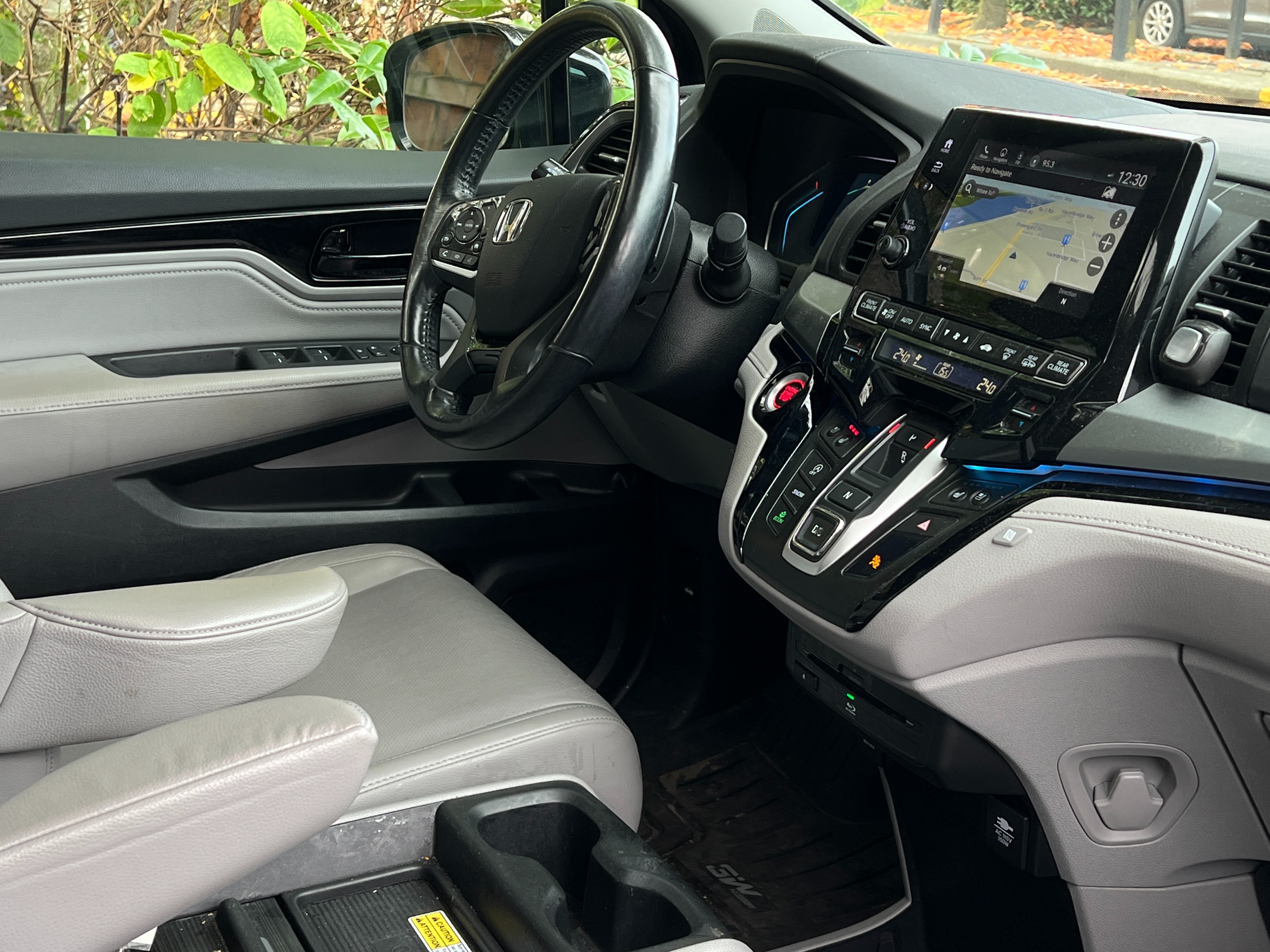 2018 Honda odyssey touring | No accident | one owner | bc local - Image 13