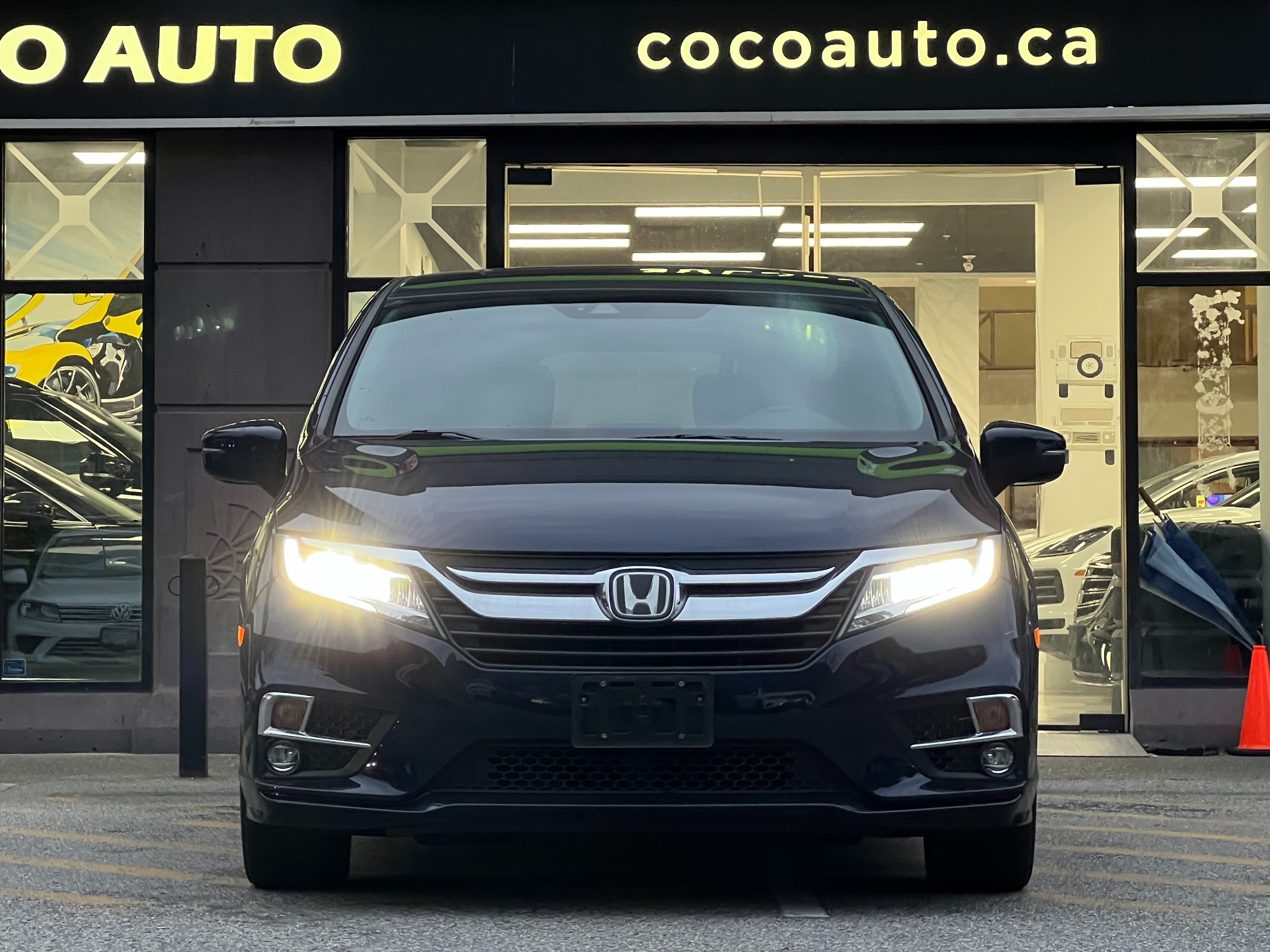 2018 Honda odyssey touring | No accident | one owner | bc local - Image 3