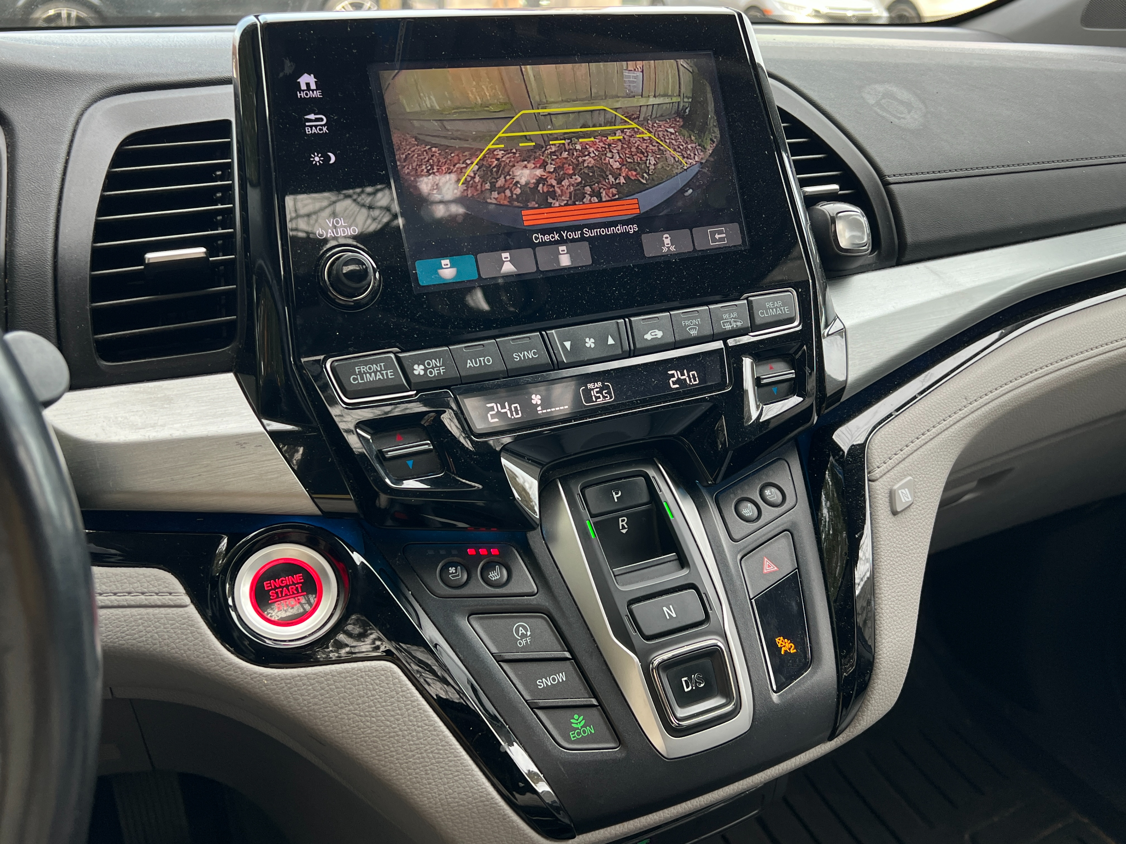 2018 Honda odyssey touring | No accident | one owner | bc local - Image 11