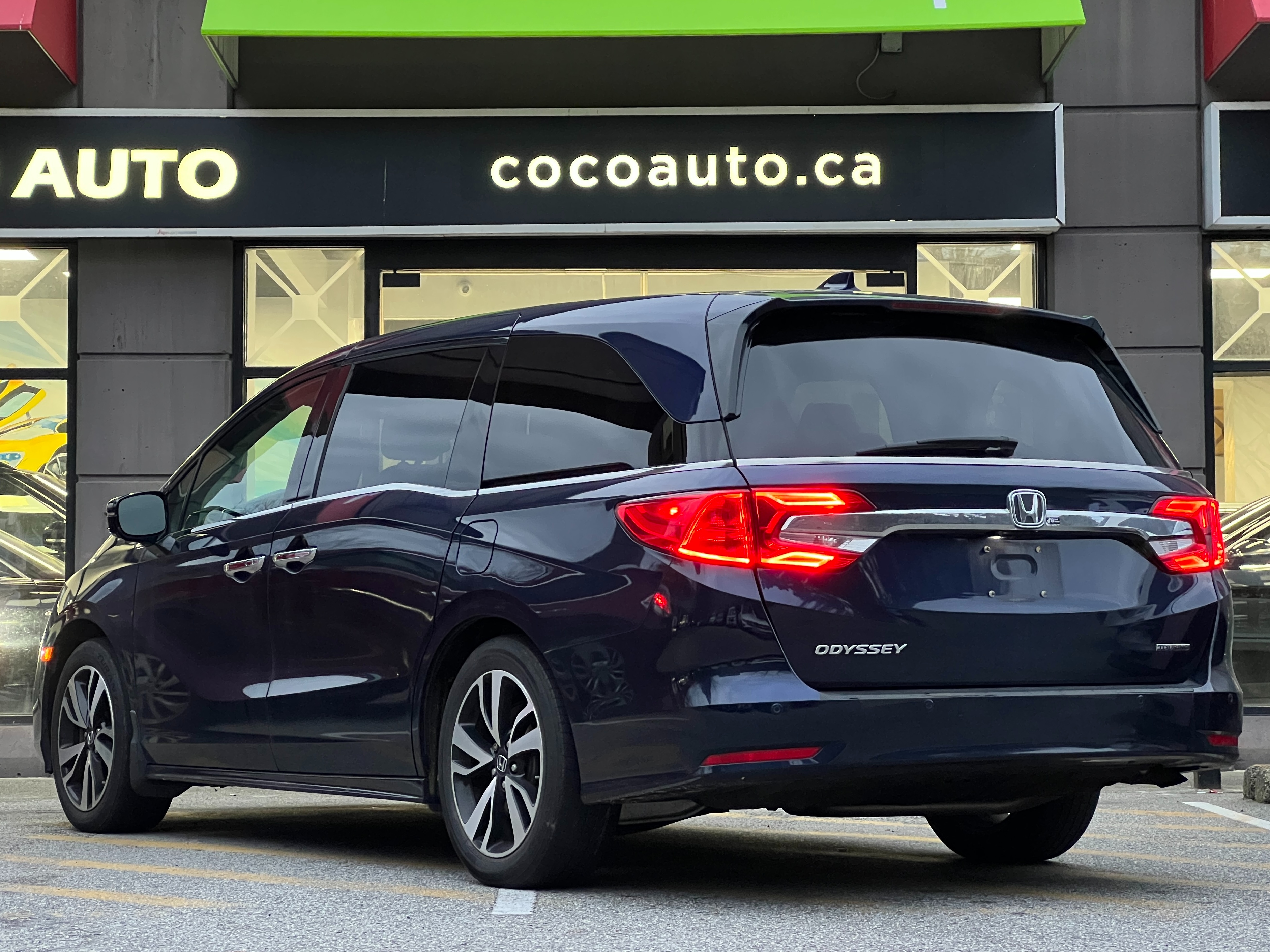 2018 Honda odyssey touring | No accident | one owner | bc local - Image 6